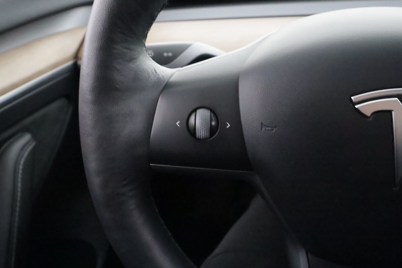 Tesla Model 3 2022 Standard Range Plus - | ILP | Lasikatto | ACC | Matrix-LED | P.Kamera | Muistipenkki | Premium Speakers | Navi | Kaistavahti | Keyless | Kahdet renkaat |