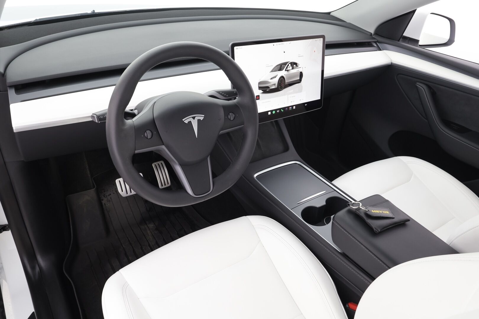 Tesla Model Y 2023 Performance - | ACC | ILP | Koukku | Valkoiset sähkönahat | Muistipenkki | Lasikatto | Ryzen | Matrix | Premium Audio | P.kamera | Track Mode | 1-om Suomiauto | 2x Renkaat Aluvantein!