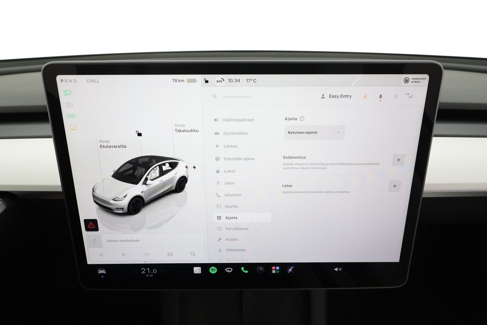 Tesla Model Y 2023 Performance - | ACC | ILP | Koukku | Valkoiset sähkönahat | Muistipenkki | Lasikatto | Ryzen | Matrix | Premium Audio | P.kamera | Track Mode | 1-om Suomiauto | 2x Renkaat Aluvantein!