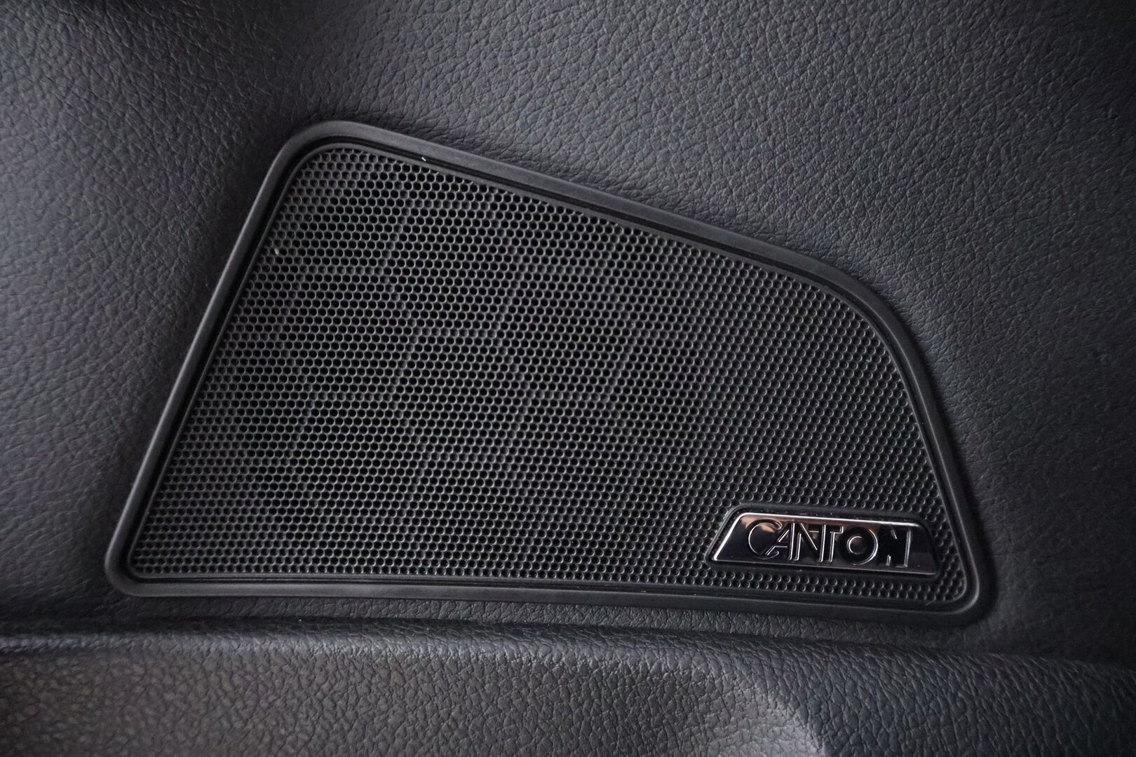 Skoda Superb 2021 Combi 1,4 TSI PHEV L&K iV DSG - Webasto | ACC | Ilmastoidut muistinahat | Canton | Koukku | Panorama | P.Kamera | Matrix LED | SOH 90.1%