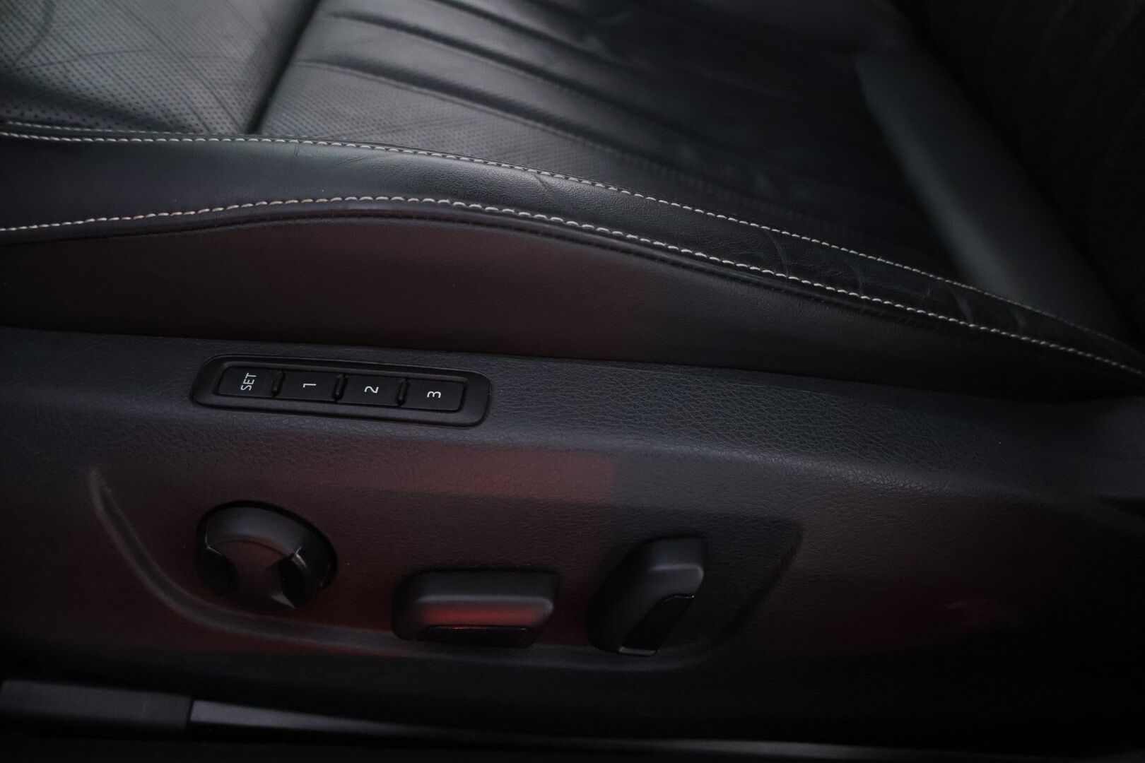 Skoda Superb 2021 Combi 1,4 TSI PHEV L&K iV DSG - Webasto | ACC | Ilmastoidut muistinahat | Canton | Koukku | Panorama | P.Kamera | Matrix LED | SOH 90.1%
