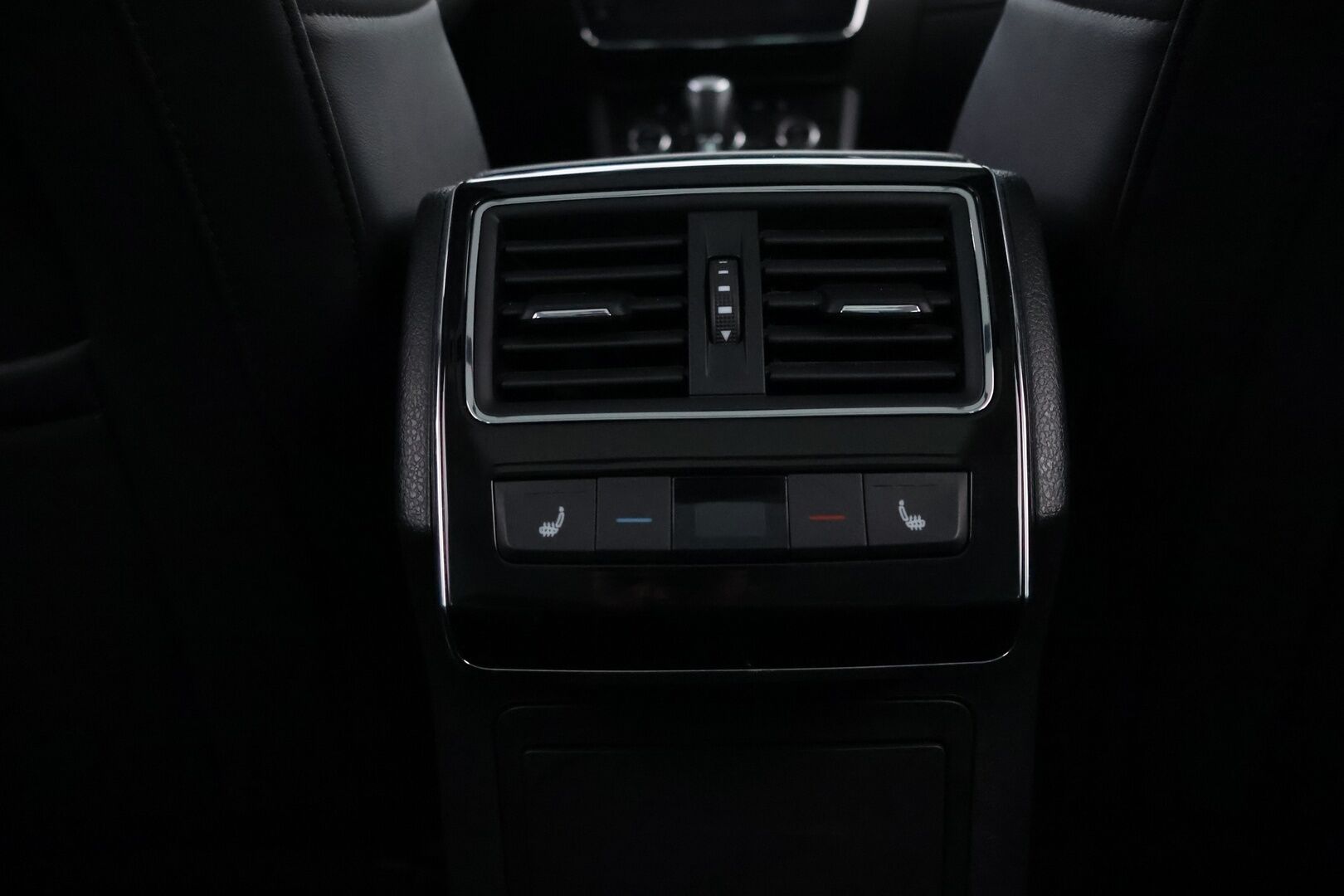 Skoda Superb 2021 Combi 1,4 TSI PHEV L&K iV DSG - Webasto | ACC | Ilmastoidut muistinahat | Canton | Koukku | Panorama | P.Kamera | Matrix LED | SOH 90.1%