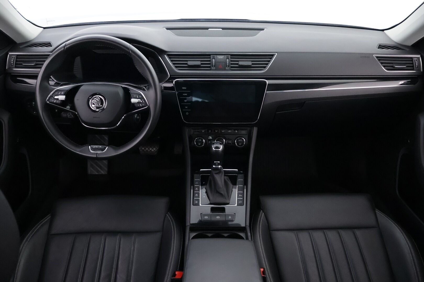 Skoda Superb 2021 Combi 1,4 TSI PHEV L&K iV DSG - Webasto | ACC | Ilmastoidut muistinahat | Canton | Koukku | Panorama | P.Kamera | Matrix LED | SOH 90.1%