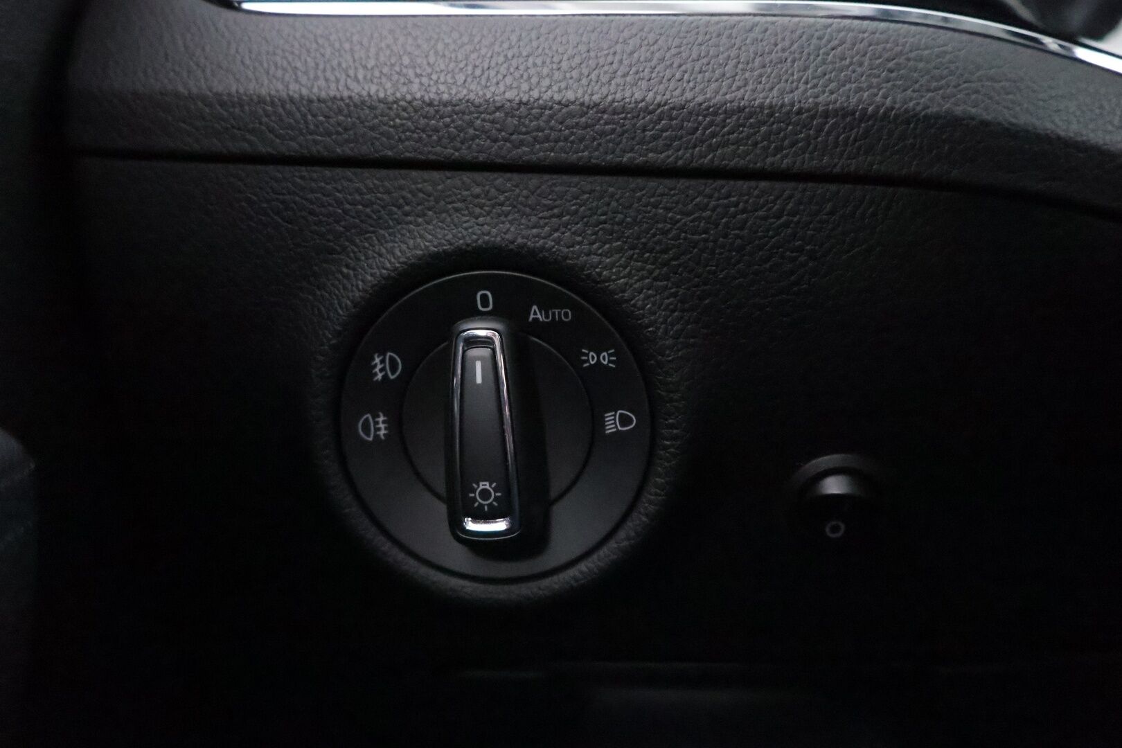 Skoda Superb 2021 Combi 1,4 TSI PHEV L&K iV DSG - Webasto | ACC | Ilmastoidut muistinahat | Canton | Koukku | Panorama | P.Kamera | Matrix LED | SOH 90.1%