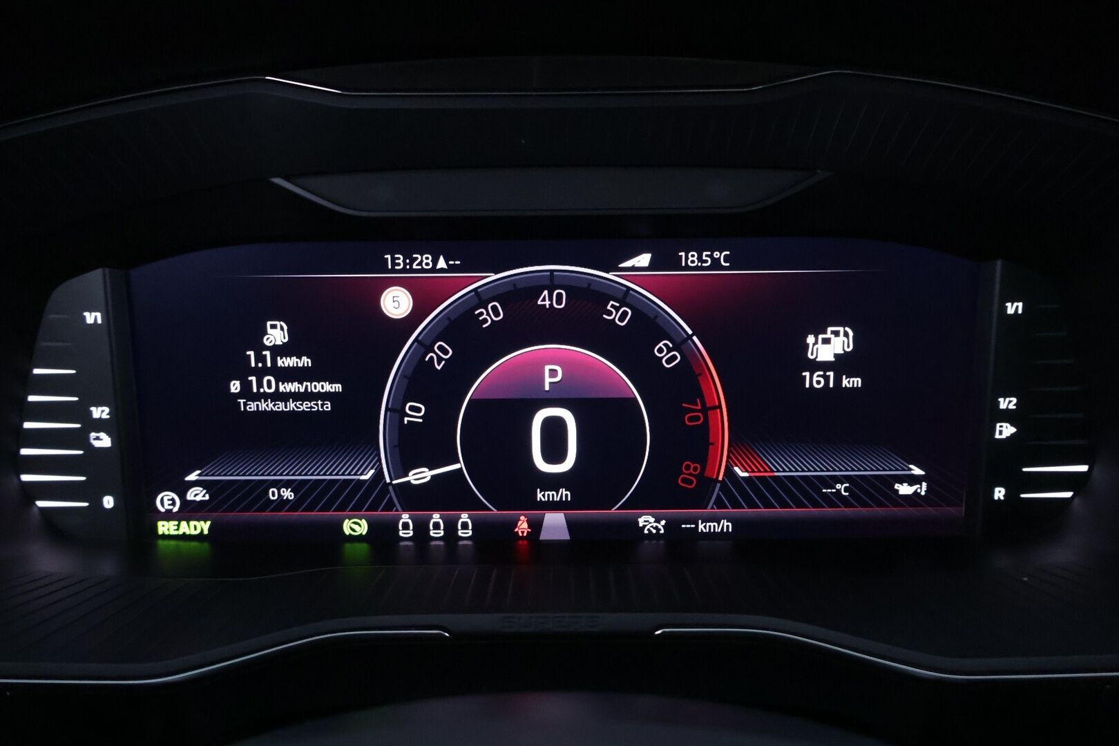 Skoda Superb 2021 Combi 1,4 TSI PHEV L&K iV DSG - Webasto | ACC | Ilmastoidut muistinahat | Canton | Koukku | Panorama | P.Kamera | Matrix LED | SOH 90.1%