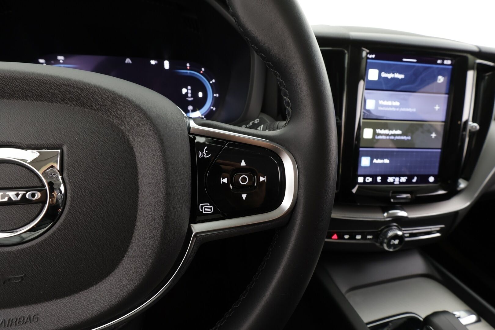 Volvo XC60 2023 B4 AWD D-MHEV Business Plus Bright aut * ACC / P.kamera / Full LED / Webasto / Muistipenkit / Navi / Facelift / BLIS * - 1.Om Suomi-auto / Kahdet renkaat aluvanteilla / Juuri huollettu - HULLUT BLACKWEEK JATKOT - KORKOTARJOUS 2,49%