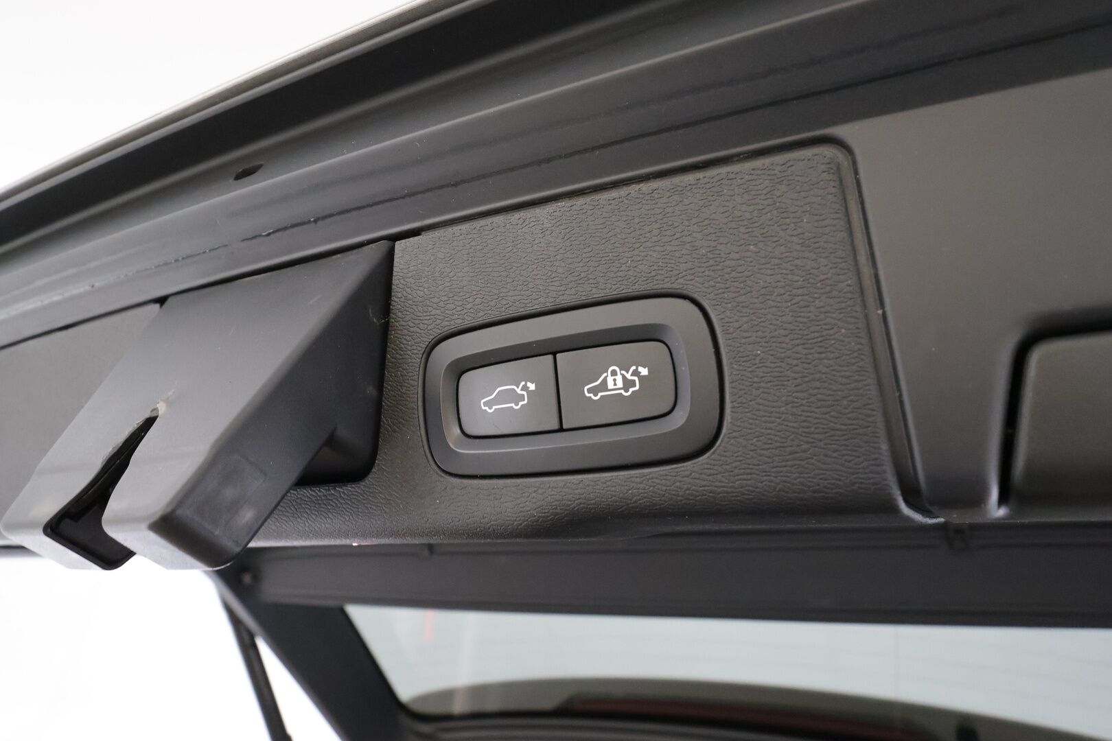 Volvo XC60 2023 B4 AWD D-MHEV Business Plus Bright aut * ACC / P.kamera / Full LED / Webasto / Muistipenkit / Navi / Facelift / BLIS * - 1.Om Suomi-auto / Kahdet renkaat aluvanteilla / Juuri huollettu - HULLUT BLACKWEEK JATKOT - KORKOTARJOUS 2,49%