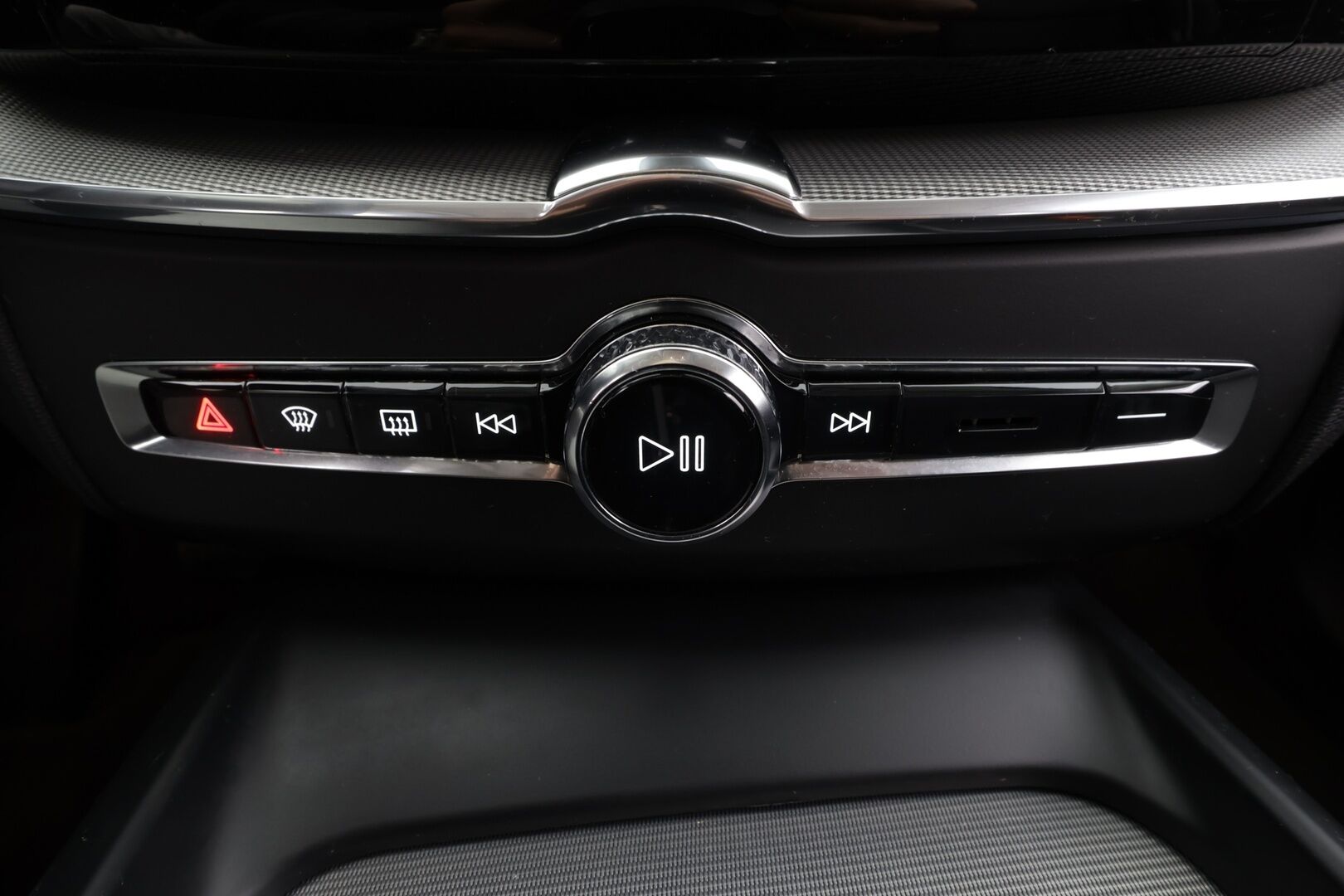 Volvo XC60 2023 B4 AWD D-MHEV Business Plus Bright aut * ACC / P.kamera / Full LED / Webasto / Muistipenkit / Navi / Facelift / BLIS * - 1.Om Suomi-auto / Kahdet renkaat aluvanteilla / Juuri huollettu - HULLUT BLACKWEEK JATKOT - KORKOTARJOUS 2,49%