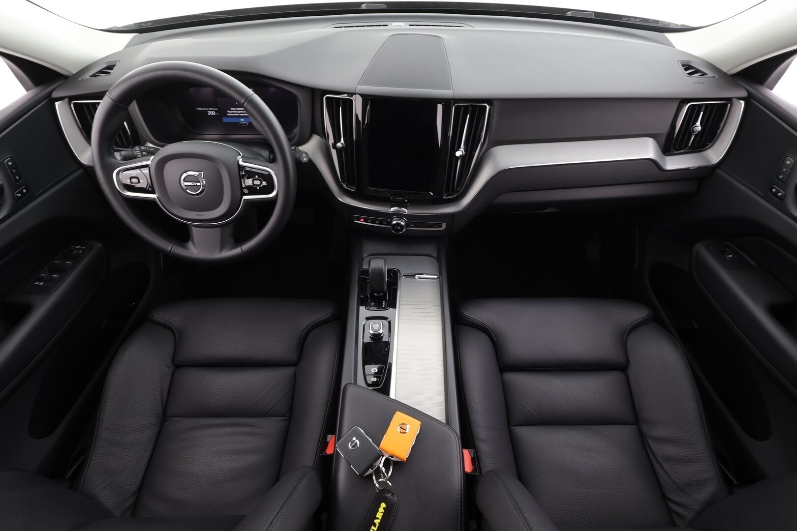 Volvo XC60 2023 B4 AWD D-MHEV Business Plus Bright aut * ACC / P.kamera / Full LED / Webasto / Muistipenkit / Navi / Facelift / BLIS * - 1.Om Suomi-auto / Kahdet renkaat aluvanteilla / Juuri huollettu - HULLUT BLACKWEEK JATKOT - KORKOTARJOUS 2,49%