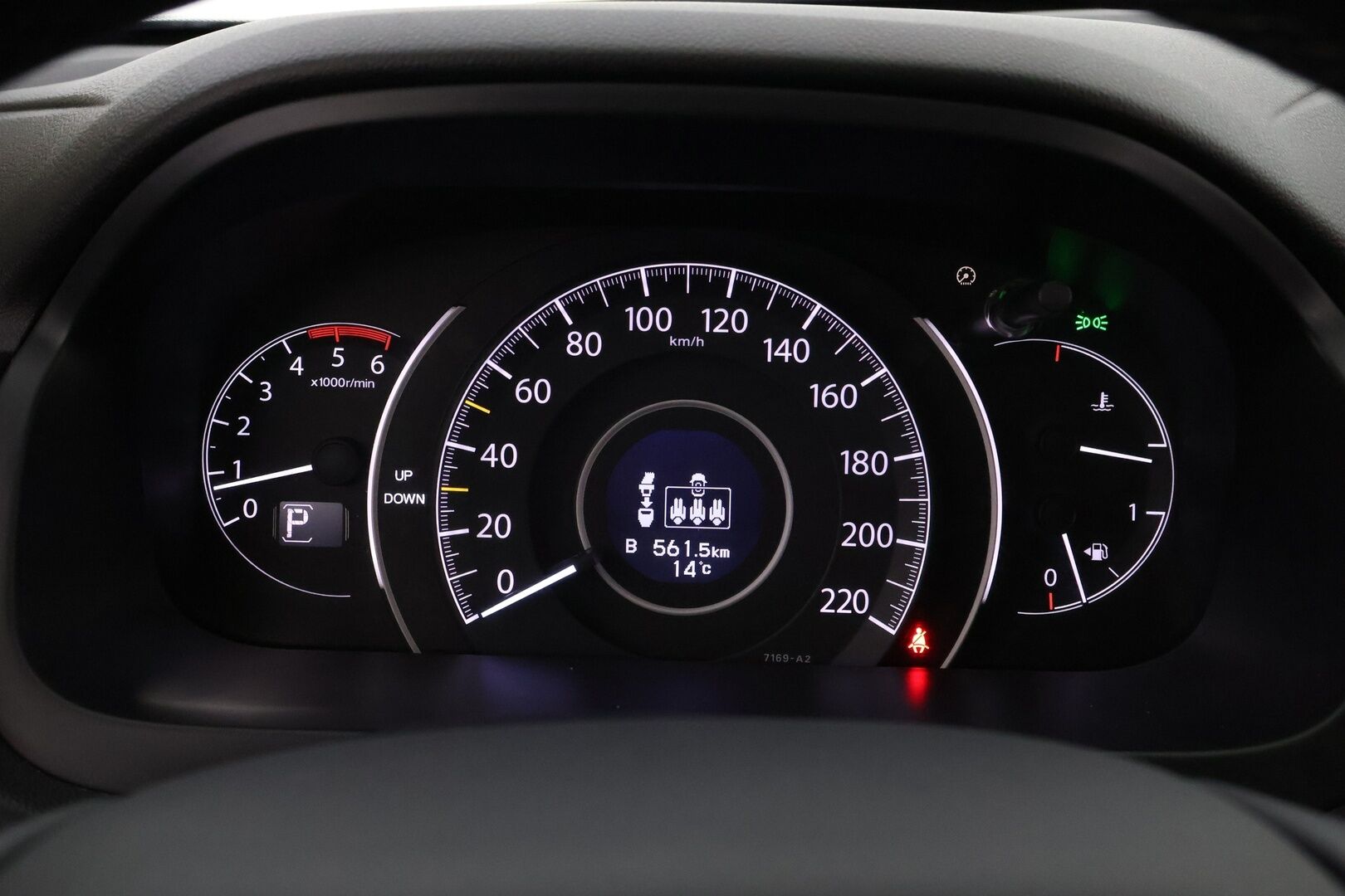 Honda CR-V 2015 1,6 Diesel Elegance AT 4WD * Vetokoukku / Nahkasisusta / Lasikatto / Peruutuskamera / Lohko & Sisäpistoke / Sähköluukku!