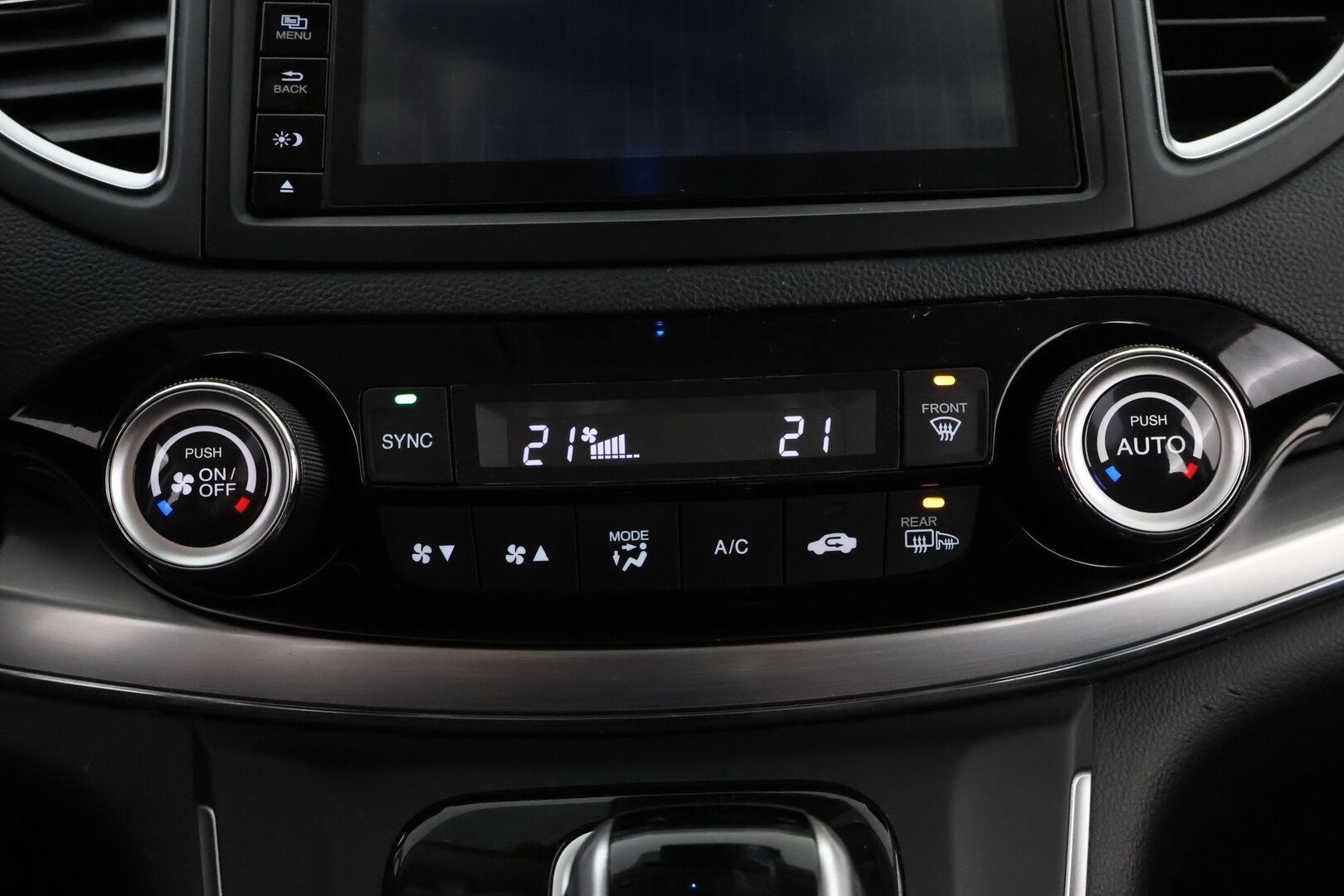 Honda CR-V 2015 1,6 Diesel Elegance AT 4WD * Vetokoukku / Nahkasisusta / Lasikatto / Peruutuskamera / Lohko & Sisäpistoke / Sähköluukku!