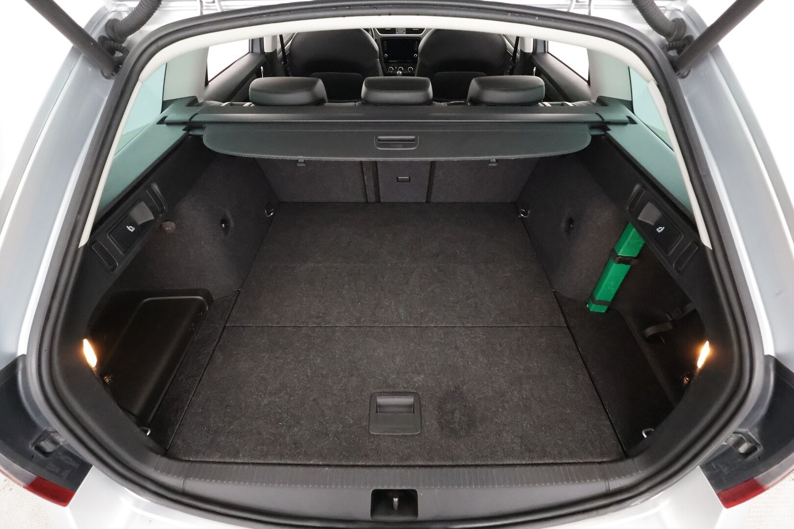 Skoda Octavia 2020 Combi 1,5 TSI Style DSG Autom. - | ACC | Webasto | Koukku | Canton | Digimittaristo | Puolinahat | P.kamera | Keyless | LED | Lämm. ratti | Navi | Merkkihuollot | 2x alut | 