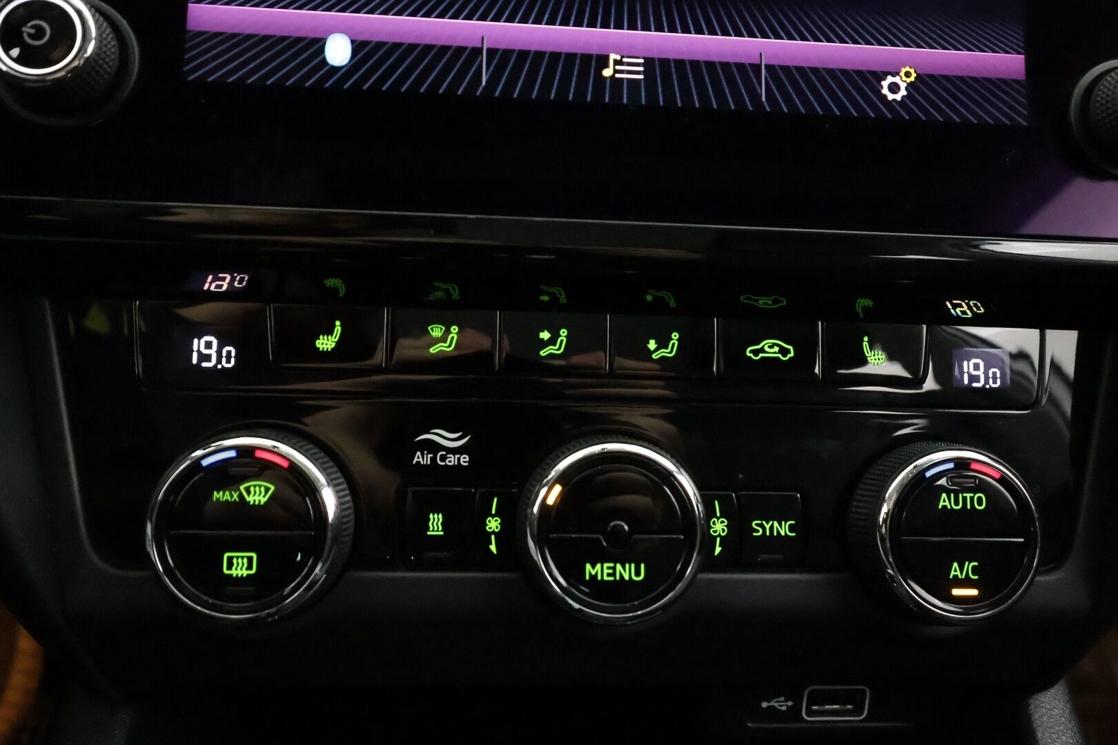 Skoda Octavia 2020 Combi 1,5 TSI Style DSG Autom. - | ACC | Webasto | Koukku | Canton | Digimittaristo | Puolinahat | P.kamera | Keyless | LED | Lämm. ratti | Navi | Merkkihuollot | 2x alut | 