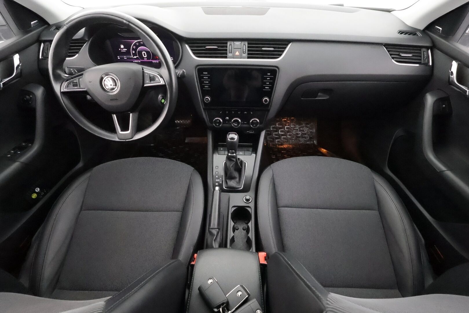 Skoda Octavia 2020 Combi 1,5 TSI Style DSG Autom. - | ACC | Webasto | Koukku | Canton | Digimittaristo | Puolinahat | P.kamera | Keyless | LED | Lämm. ratti | Navi | Merkkihuollot | 2x alut | 