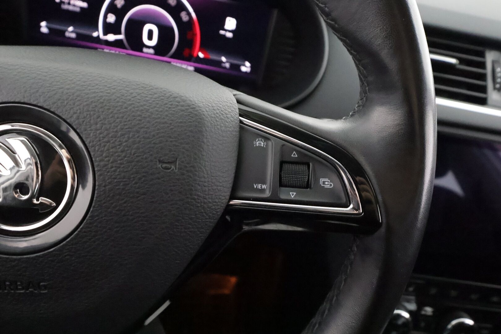 Skoda Octavia 2020 Combi 1,5 TSI Style DSG Autom. - | ACC | Webasto | Koukku | Canton | Digimittaristo | Puolinahat | P.kamera | Keyless | LED | Lämm. ratti | Navi | Merkkihuollot | 2x alut | 