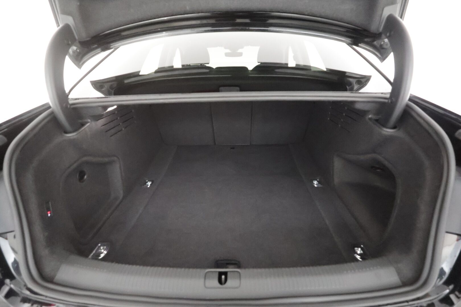 Audi A4 2023 Sedan Progress 40 TFSI 150 kW MHEV quattro S tronic - | Vakkari | Webasto | Koukku | P.Kamera | LED | Sporttipenkit | Ratinlämmitys | Apple&Android | 1.Om Suomi-auto | Kahdet Renkaat | Merkkihuollettu |