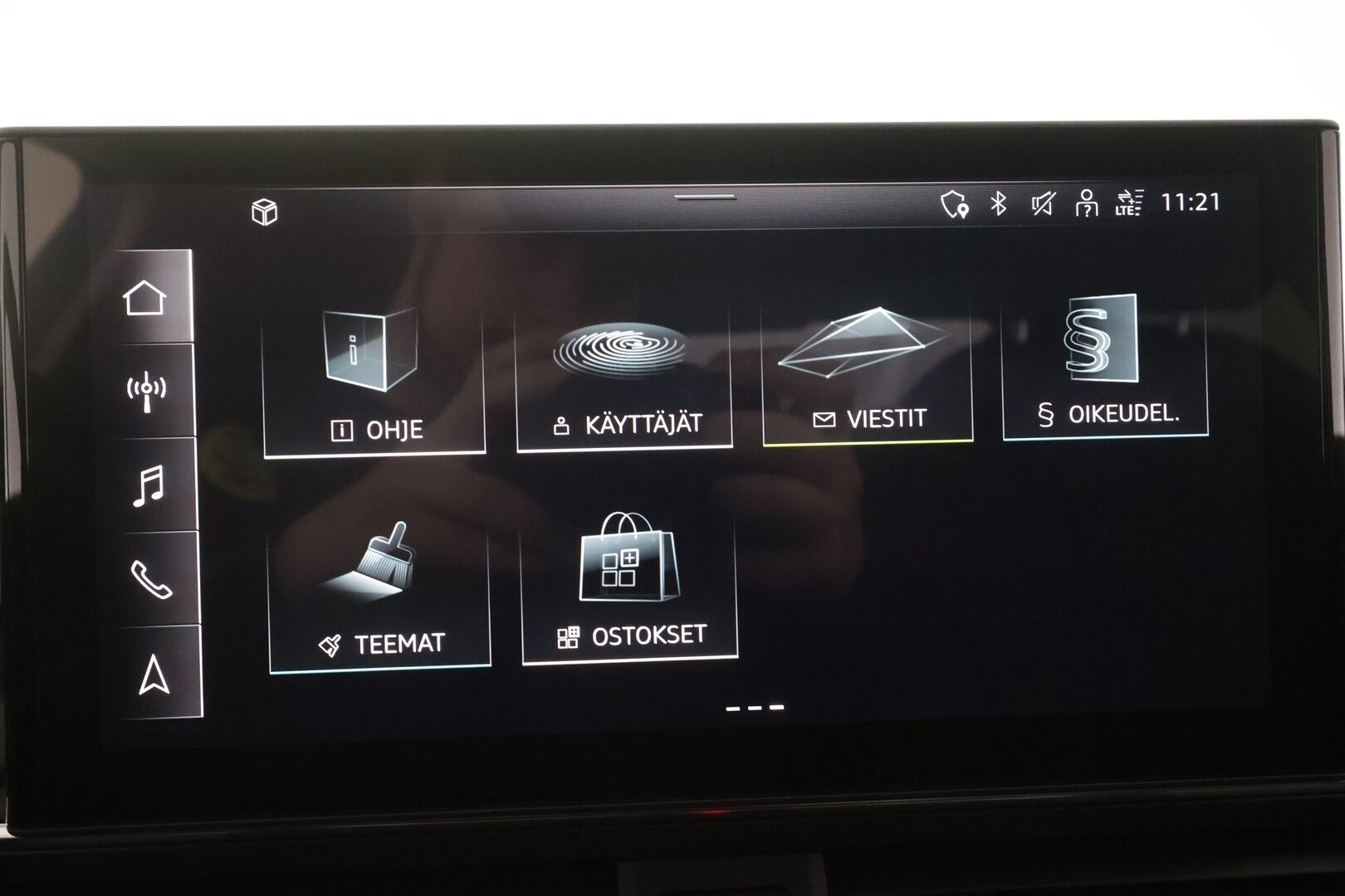 Audi A4 2023 Sedan Progress 40 TFSI 150 kW MHEV quattro S tronic - | Vakkari | Webasto | Koukku | P.Kamera | LED | Sporttipenkit | Ratinlämmitys | Apple&Android | 1.Om Suomi-auto | Kahdet Renkaat | Merkkihuollettu |