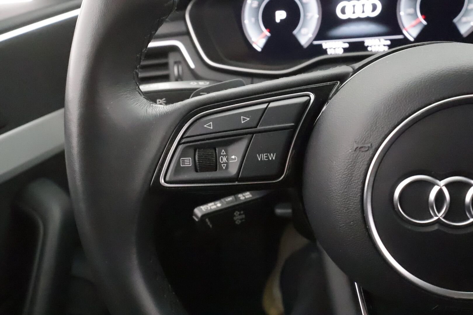 Audi A4 2023 Sedan Progress 40 TFSI 150 kW MHEV quattro S tronic - | Vakkari | Webasto | Koukku | P.Kamera | LED | Sporttipenkit | Ratinlämmitys | Apple&Android | 1.Om Suomi-auto | Kahdet Renkaat | Merkkihuollettu |