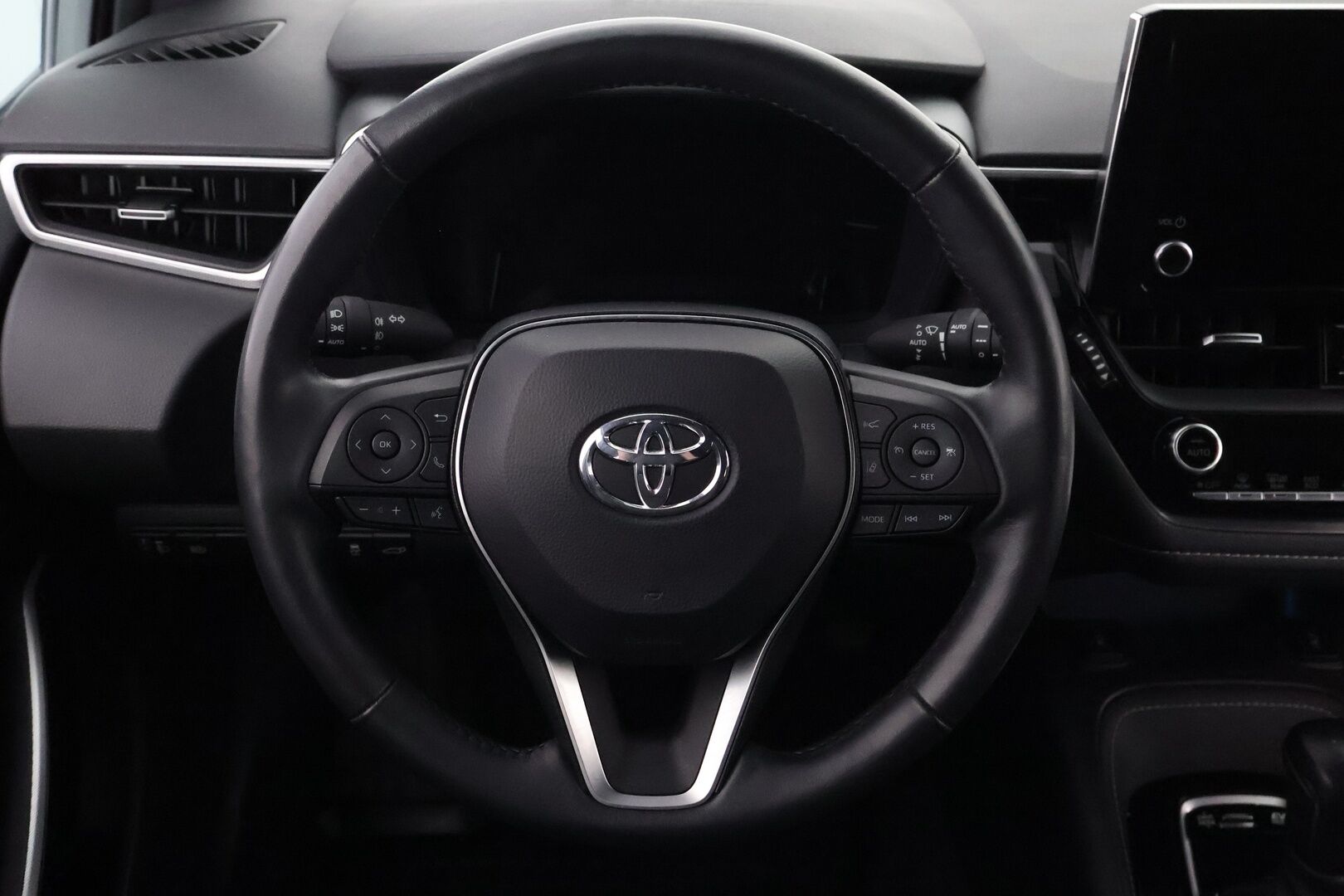 Toyota Corolla 2023 Touring Sports 1,8 Hybrid Prestige Edition - Suomiauto / Merkkihuollot / Adapt.Vakkari / Peruutuskamera / Puolinahkasisusta / Adapt.LED / Navi / Huippuvarusteet / Erikoisväri!