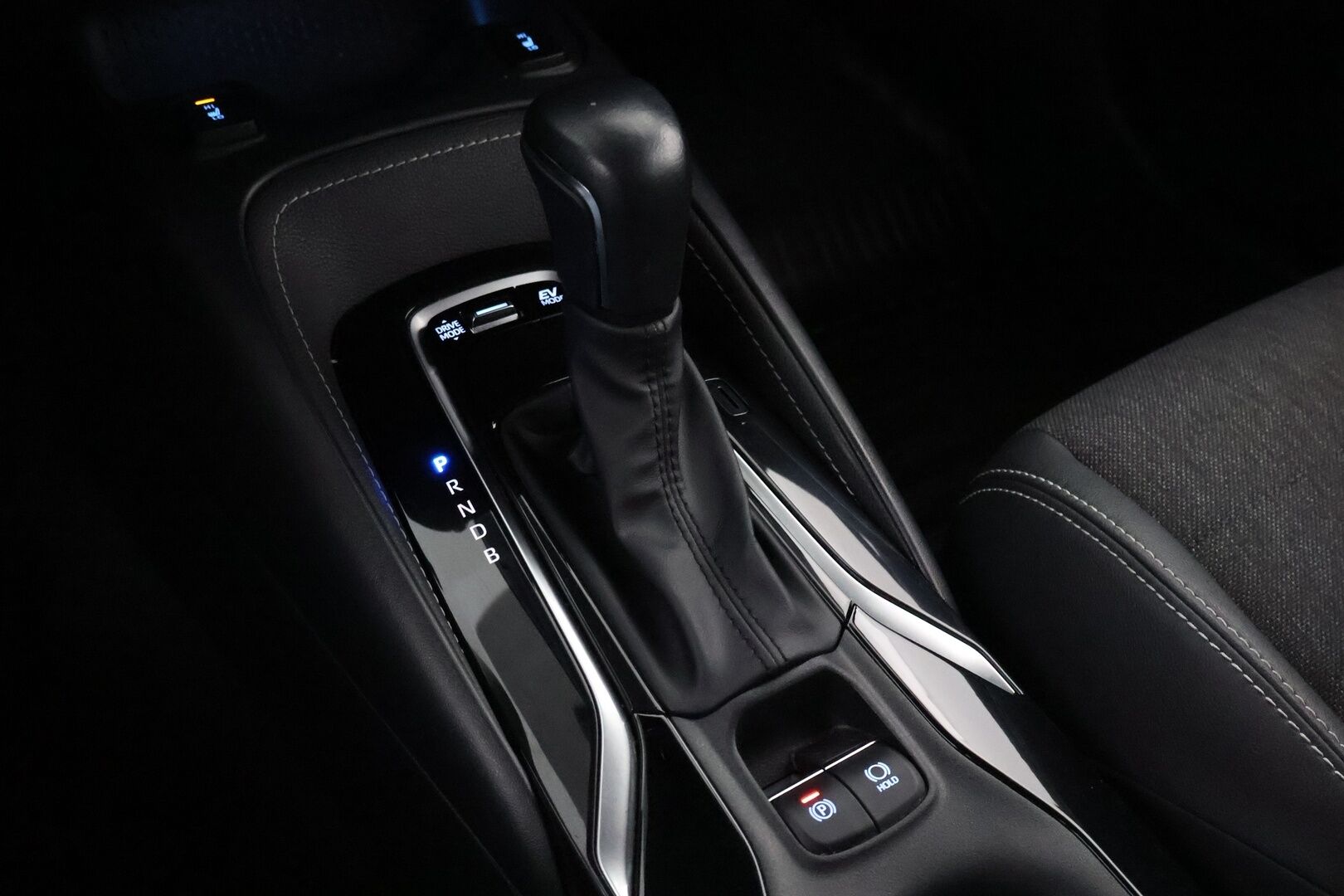 Toyota Corolla 2023 Touring Sports 1,8 Hybrid Prestige Edition - Suomiauto / Merkkihuollot / Adapt.Vakkari / Peruutuskamera / Puolinahkasisusta / Adapt.LED / Navi / Huippuvarusteet / Erikoisväri!