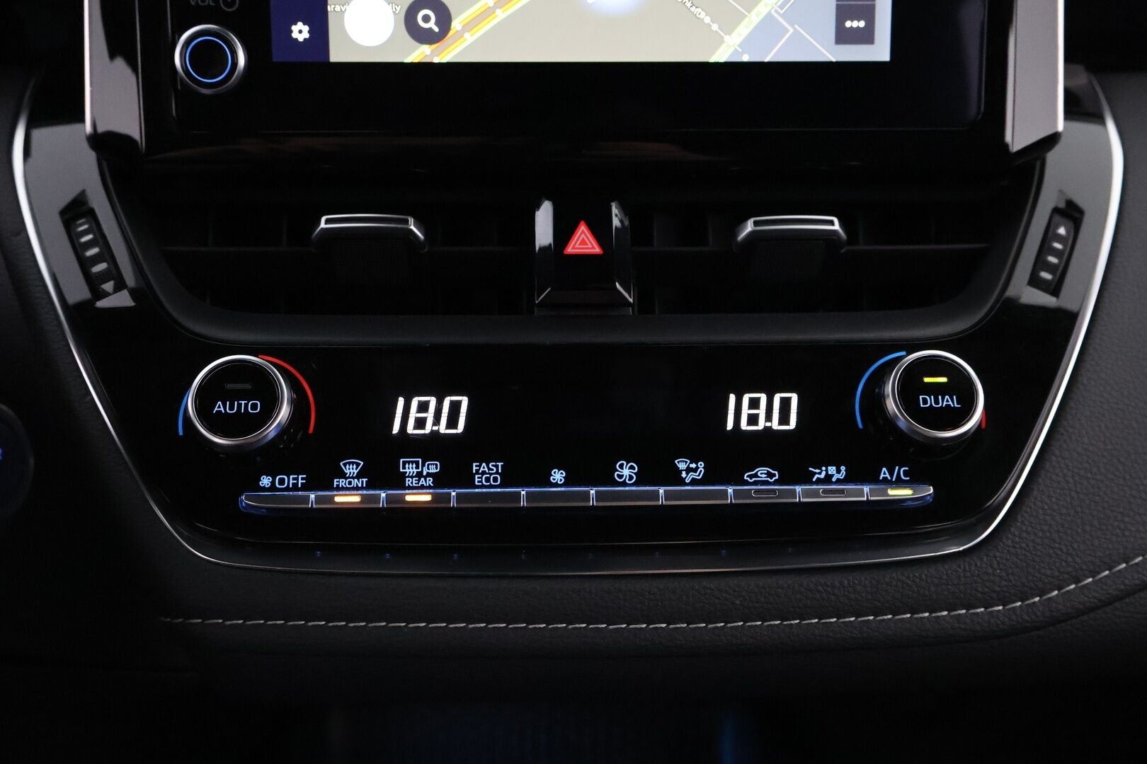 Toyota Corolla 2023 Touring Sports 1,8 Hybrid Prestige Edition - Suomiauto / Merkkihuollot / Adapt.Vakkari / Peruutuskamera / Puolinahkasisusta / Adapt.LED / Navi / Huippuvarusteet / Erikoisväri!