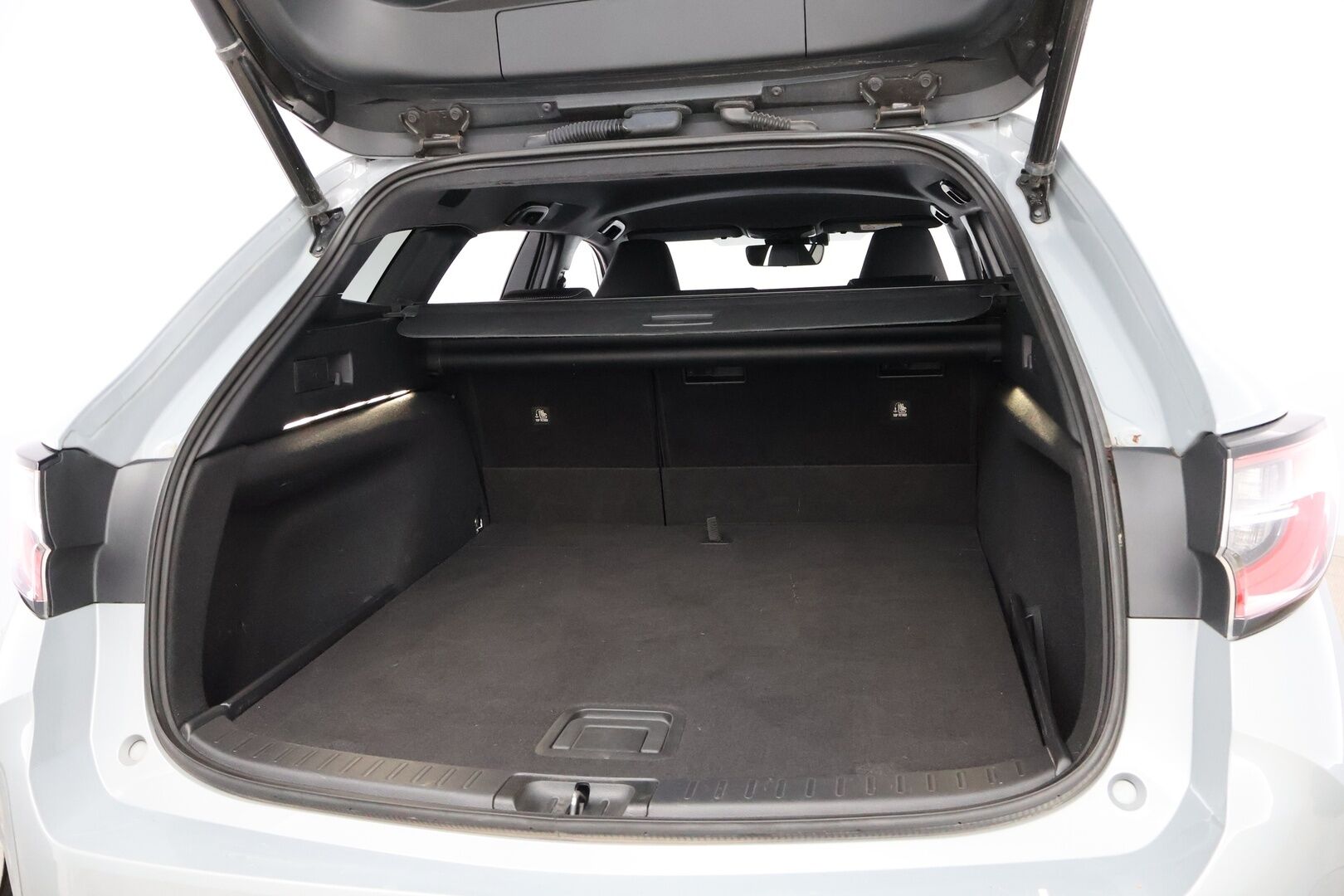 Toyota Corolla 2023 Touring Sports 1,8 Hybrid Prestige Edition - Suomiauto / Merkkihuollot / Adapt.Vakkari / Peruutuskamera / Puolinahkasisusta / Adapt.LED / Navi / Huippuvarusteet / Erikoisväri!