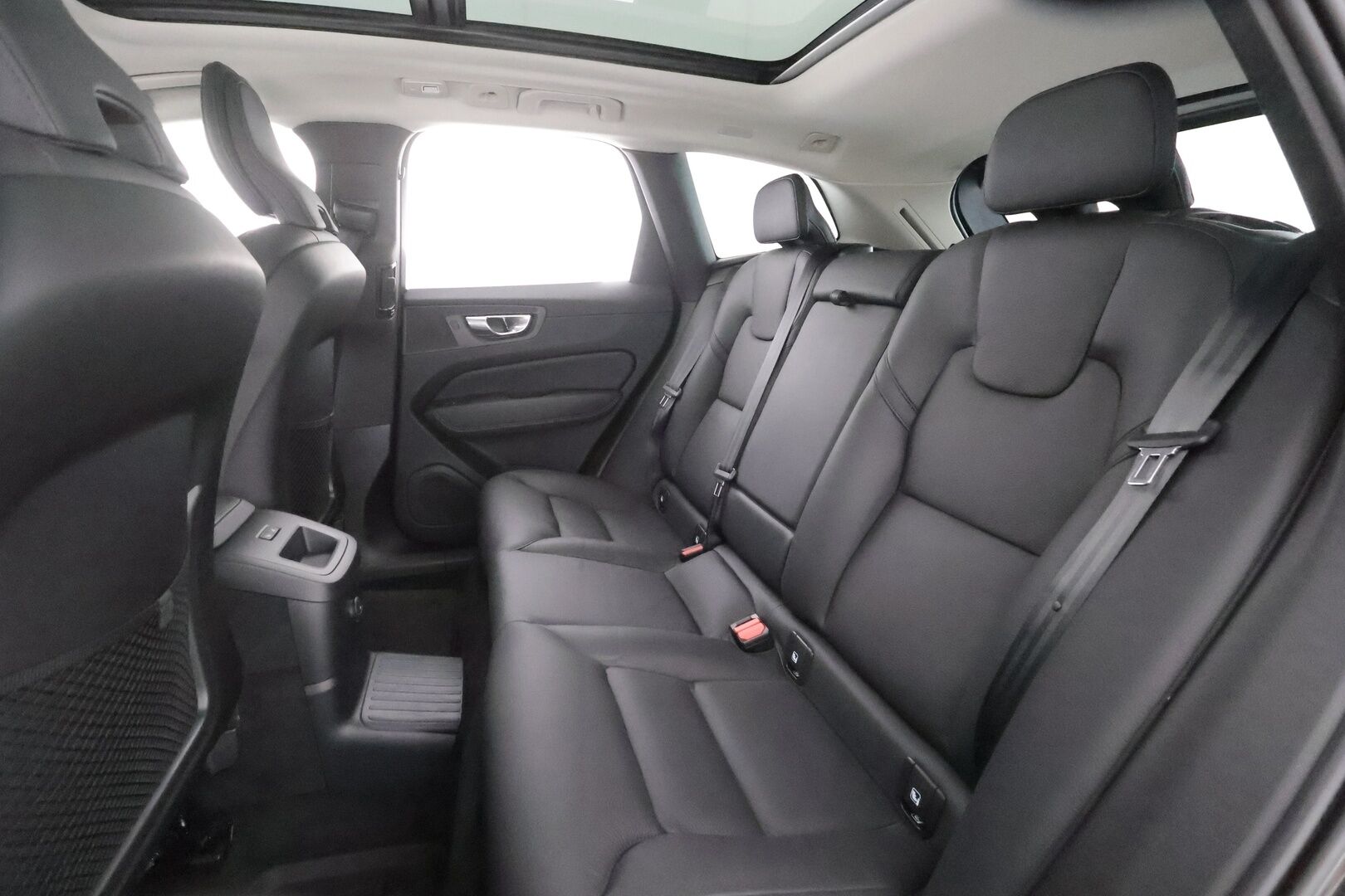Volvo XC60 2023 T6 AWD Long Range Plus Bright aut - | Webasto | Koukku | ACC | Panorama | 360 | Sporttinahat Muistilla | Full-LED | HP Audio | Kaistavahti | Katveavustin | Navi | Keyless | 1-om Suomi-auto | Merkkihuollot | Kahdet renkaat |