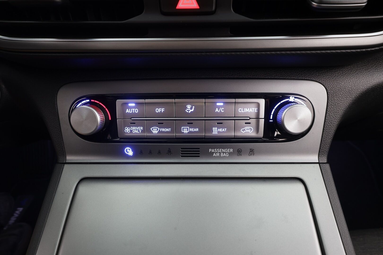 Hyundai KONA 2022 Electric 64 kWh 204 hv Comfort - | ACC | ILP | Vetokoukku | HUD | Krell | HDA | LED | Digimittaristo | P.kamera | Blind spot assist | RCTA | Lämm. ratti | Apple & Android | 