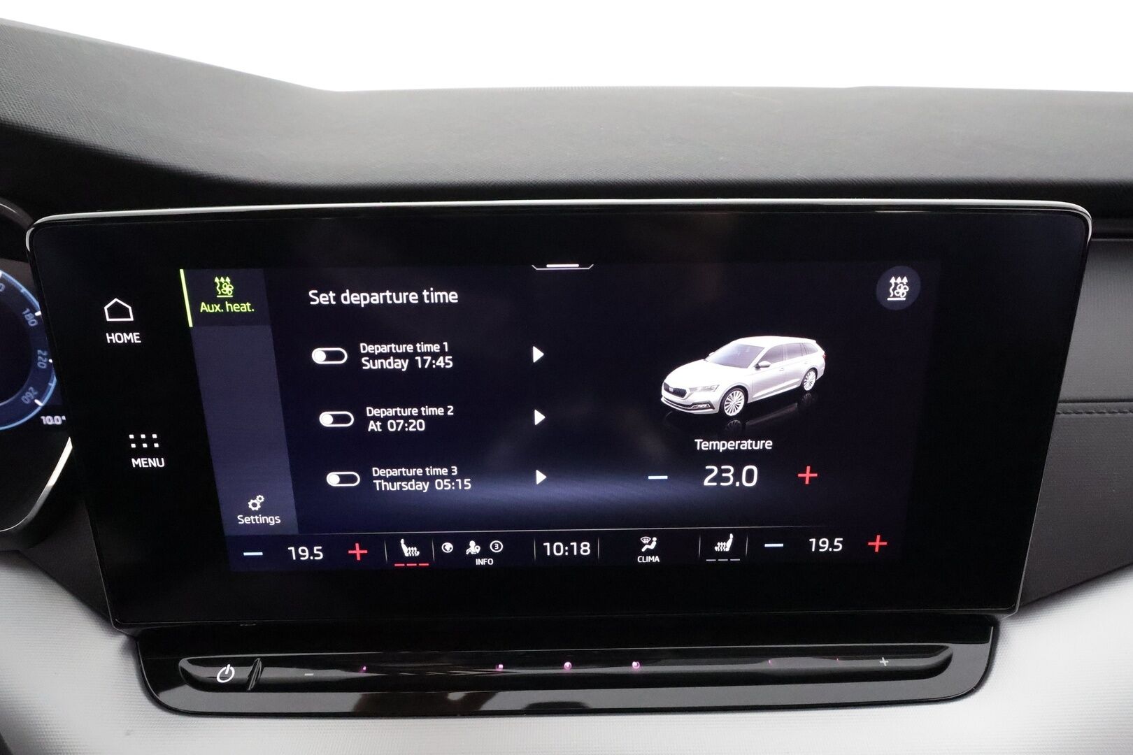 SKODA OCTAVIA 2023 Combi Ambition 2.0 TDI 110kW - ACC | Webasto | Koukku | Matrix LED | Hierovat penkit | P.kamera ja tutkat | Ambient | KeyLess | Navi 
