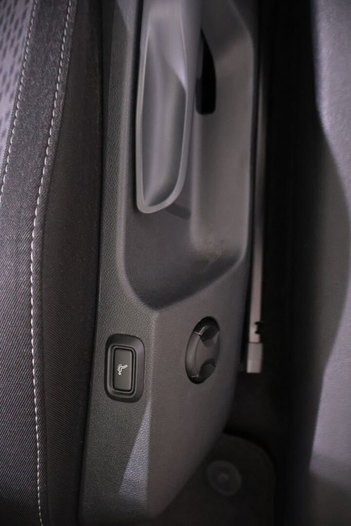 SKODA OCTAVIA 2023 Combi Ambition 2.0 TDI 110kW - ACC | Webasto | Koukku | Matrix LED | Hierovat penkit | P.kamera ja tutkat | Ambient | KeyLess | Navi 