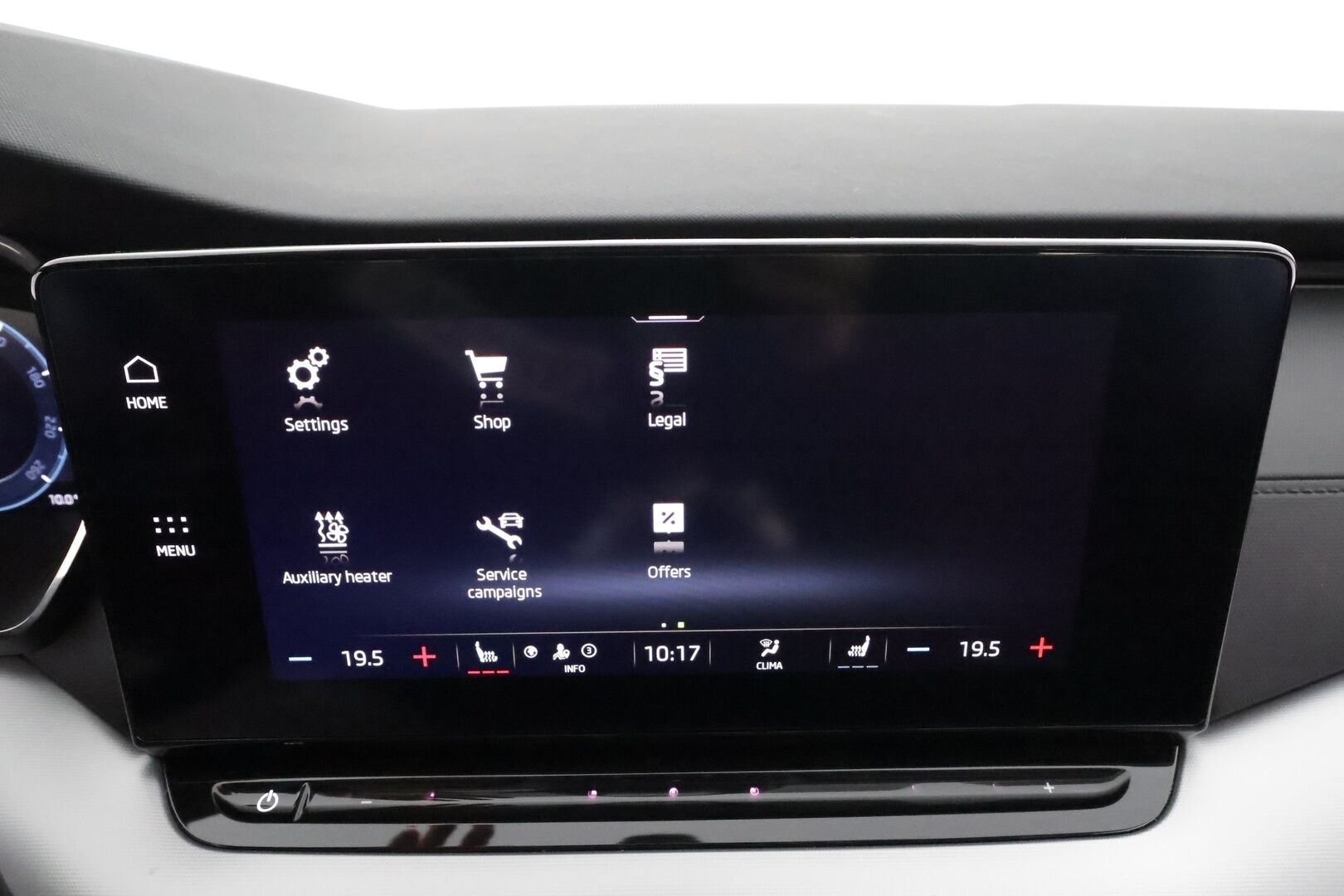 SKODA OCTAVIA 2023 Combi Ambition 2.0 TDI 110kW - ACC | Webasto | Koukku | Matrix LED | Hierovat penkit | P.kamera ja tutkat | Ambient | KeyLess | Navi 