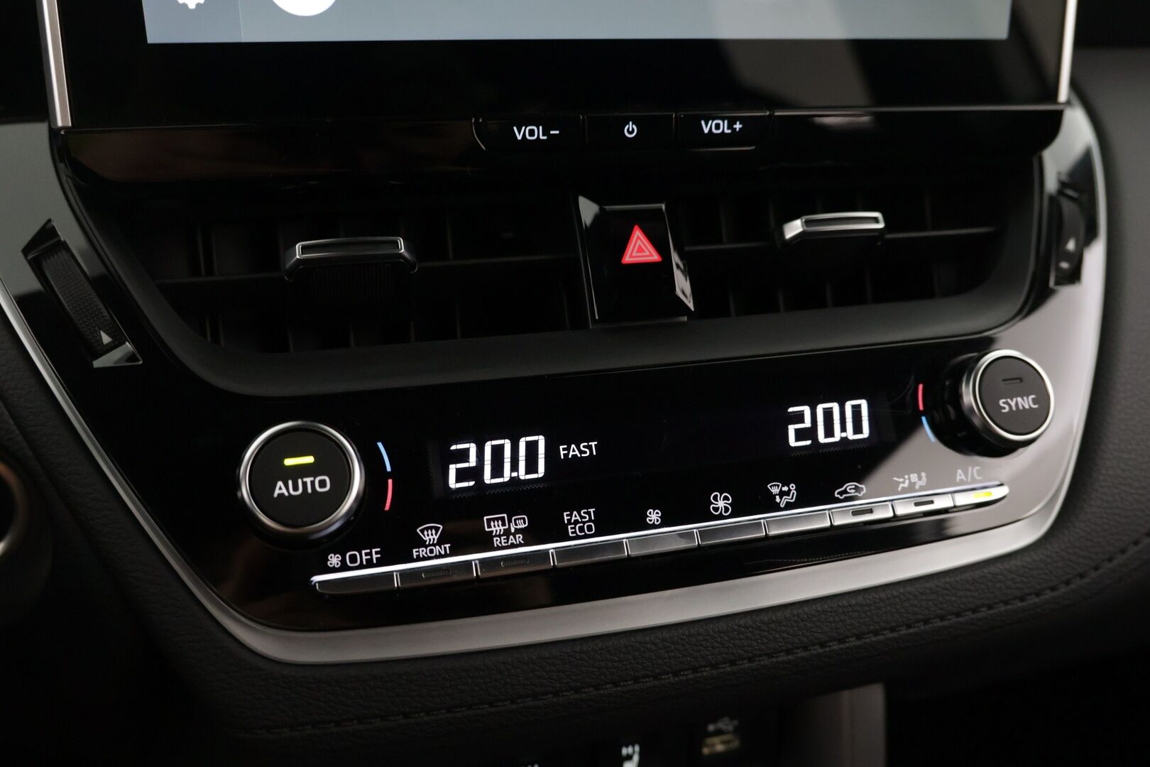 TOYOTA COROLLA CROSS 2024 2.0 Hybrid AWD-i Launch Edition - | ACC | LED | P.kamera | Navi | Kaistavahti | Digimittaristo | Keyless |