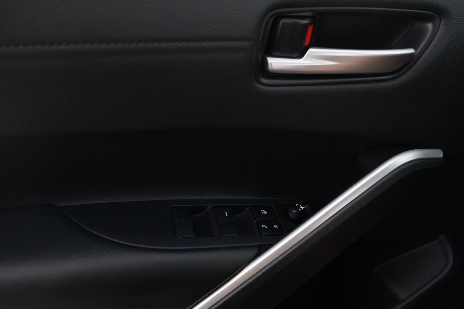 TOYOTA COROLLA CROSS 2024 2.0 Hybrid AWD-i Launch Edition - | ACC | LED | P.kamera | Navi | Kaistavahti | Digimittaristo | Keyless |