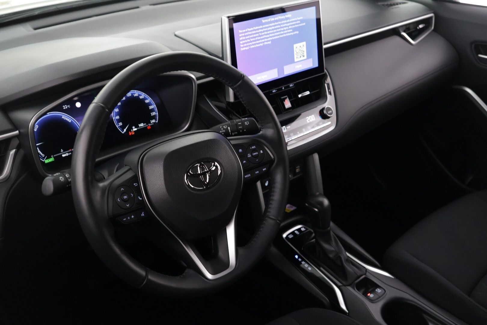 TOYOTA COROLLA CROSS 2024 2.0 Hybrid AWD-i Launch Edition - | ACC | LED | P.kamera | Navi | Kaistavahti | Digimittaristo | Keyless |