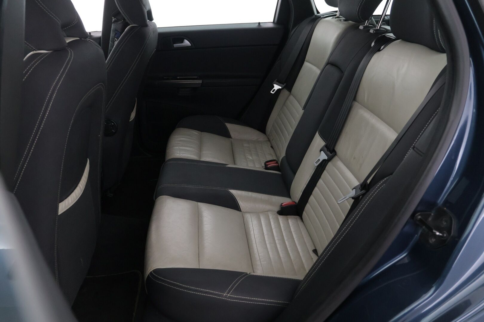 TOYOTA COROLLA CROSS 2024 2.0 Hybrid AWD-i Launch Edition - | ACC | LED | P.kamera | Navi | Kaistavahti | Digimittaristo | Keyless |