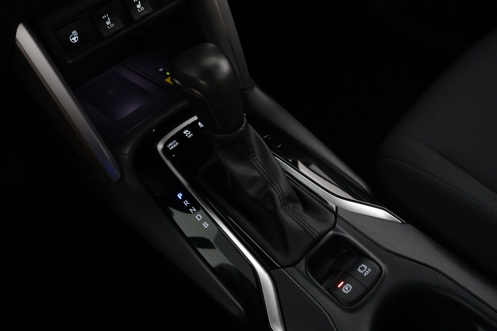TOYOTA COROLLA CROSS 2024 2.0 Hybrid AWD-i Launch Edition - | ACC | LED | P.kamera | Navi | Kaistavahti | Digimittaristo | Keyless |