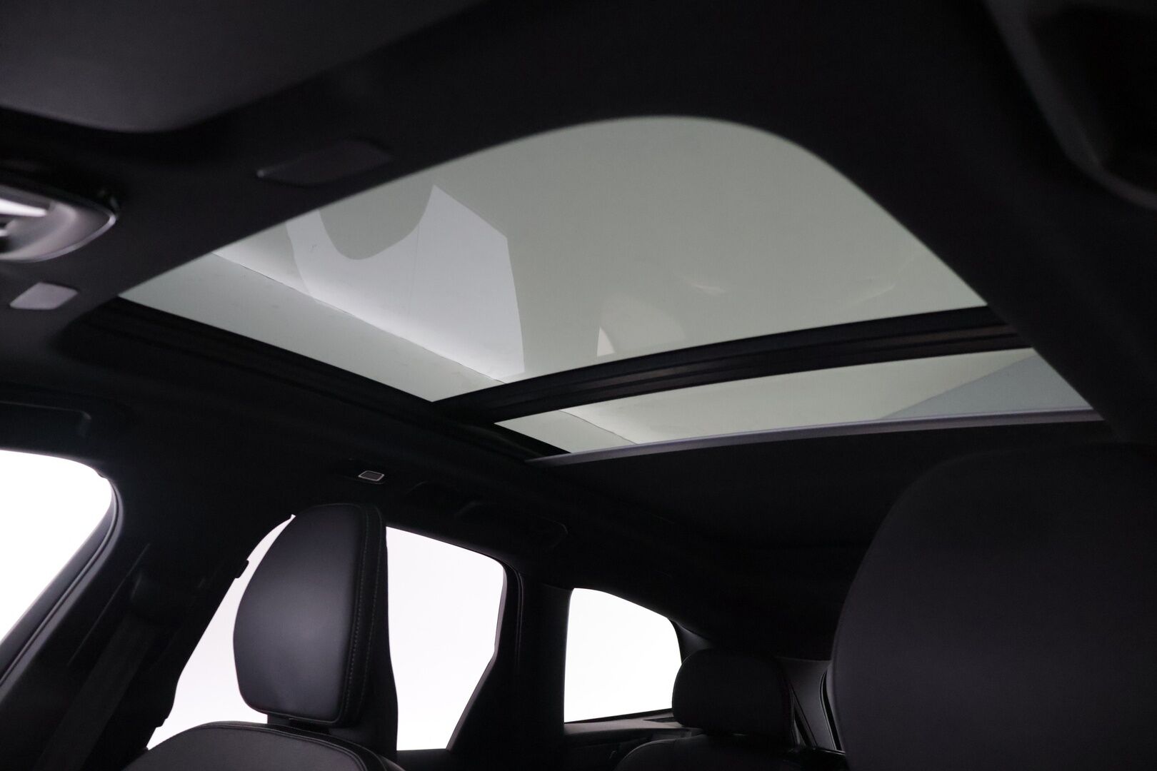 Volvo XC60 2023 XC60 Farmari (AC) 5ov 1969cm3 A - | Dark Plus | 360 kamera | Harman Kardon | Full LED | Pilot Assist | Sähköpenkit muistilla | Merkkiliikkeen huollot | 