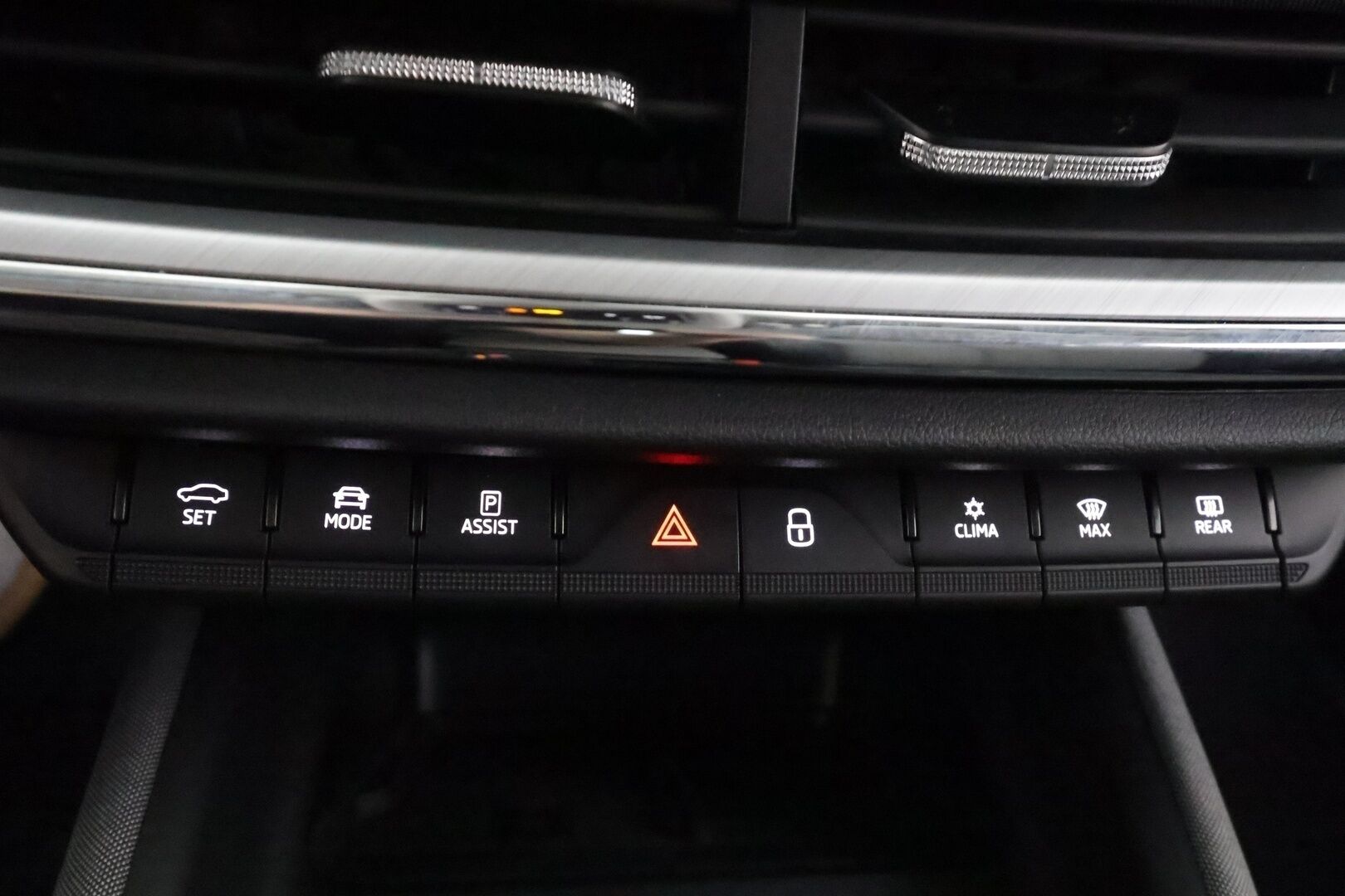 SKODA ENYAQ 2023 IV80 204hv Coupe Pluspaket - | ACC | ILP | Koukku | Matrix-LED | Lasikatto | Muistipenkki | Keyless |