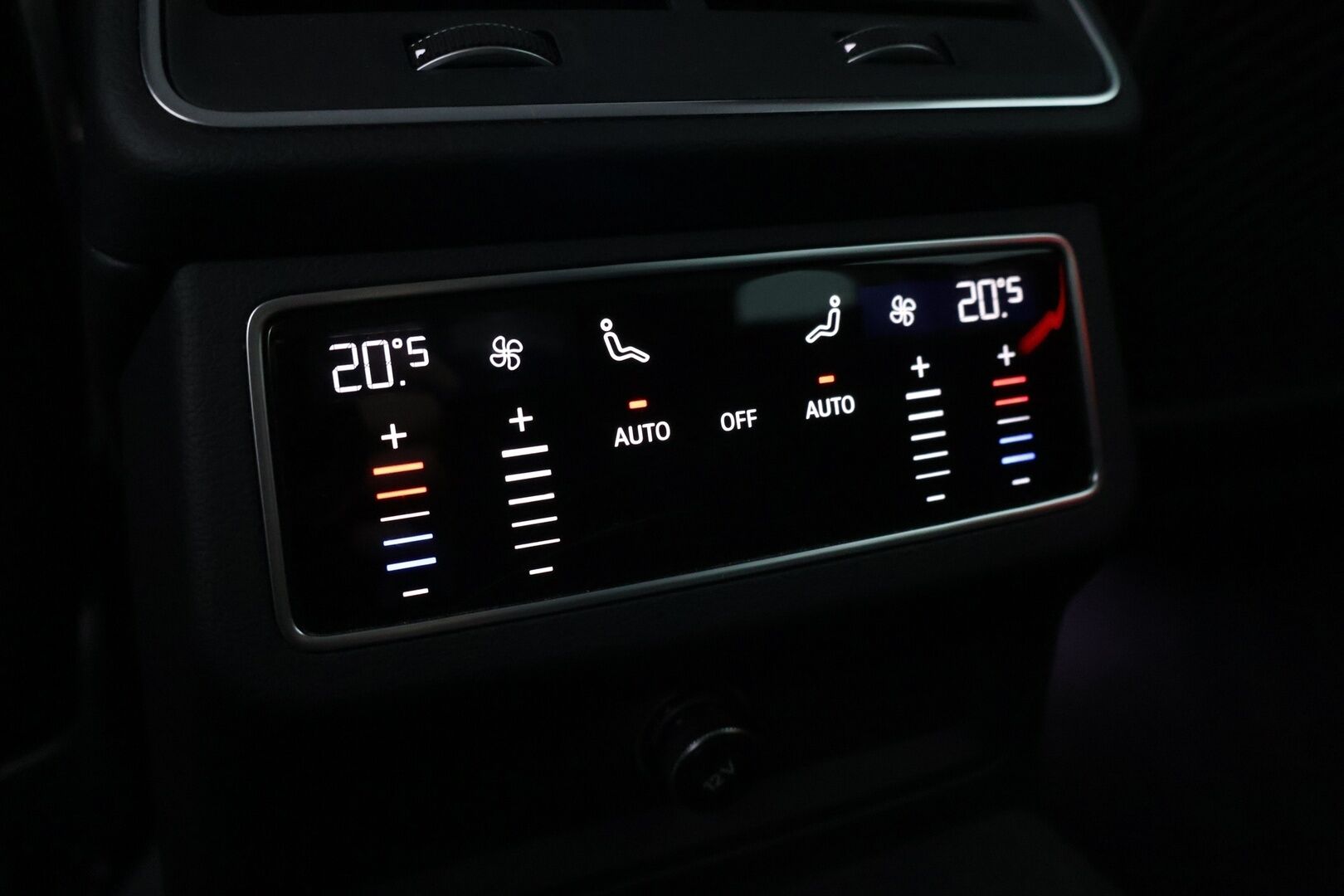 AUDI A6 2023 Avant 50 TFSI e quattro - | ACC | Koukku | P.kamera | Sporttipenkit | LED | Keyless | Apple&Android | Merkkihuollettu | Kahdet renkaat vanteineen - KORKO VAIN 3,99 %