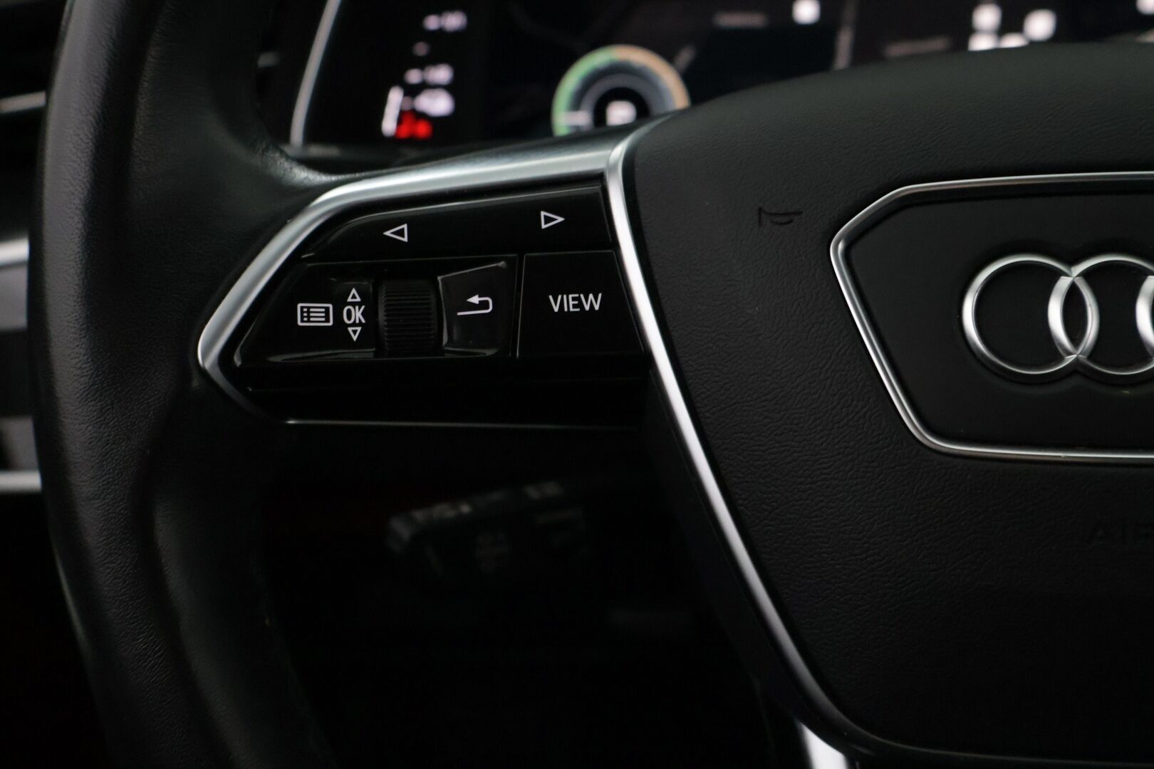 AUDI A6 2023 Avant 50 TFSI e quattro - | ACC | Koukku | P.kamera | Sporttipenkit | LED | Keyless | Apple&Android | Merkkihuollettu | Kahdet renkaat vanteineen - KORKO VAIN 3,99 %