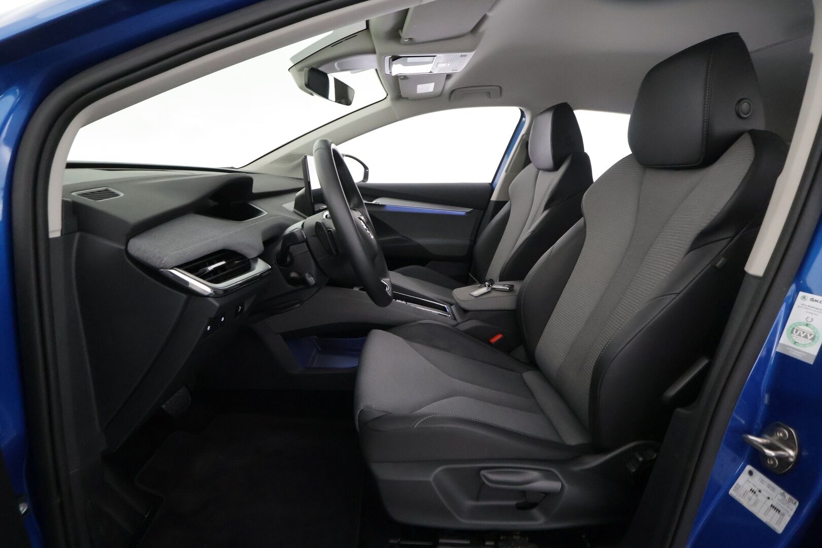 SKODA ENYAQ 2023 80iV 150kW - | ILP | ACC | LED | 360 | Kaistavahti | Digimittaristo | Keyless | Ratinlämmitys | Navi | 2x Latauskaapelit | Kahdet renkaat | Merkkihuollot | 