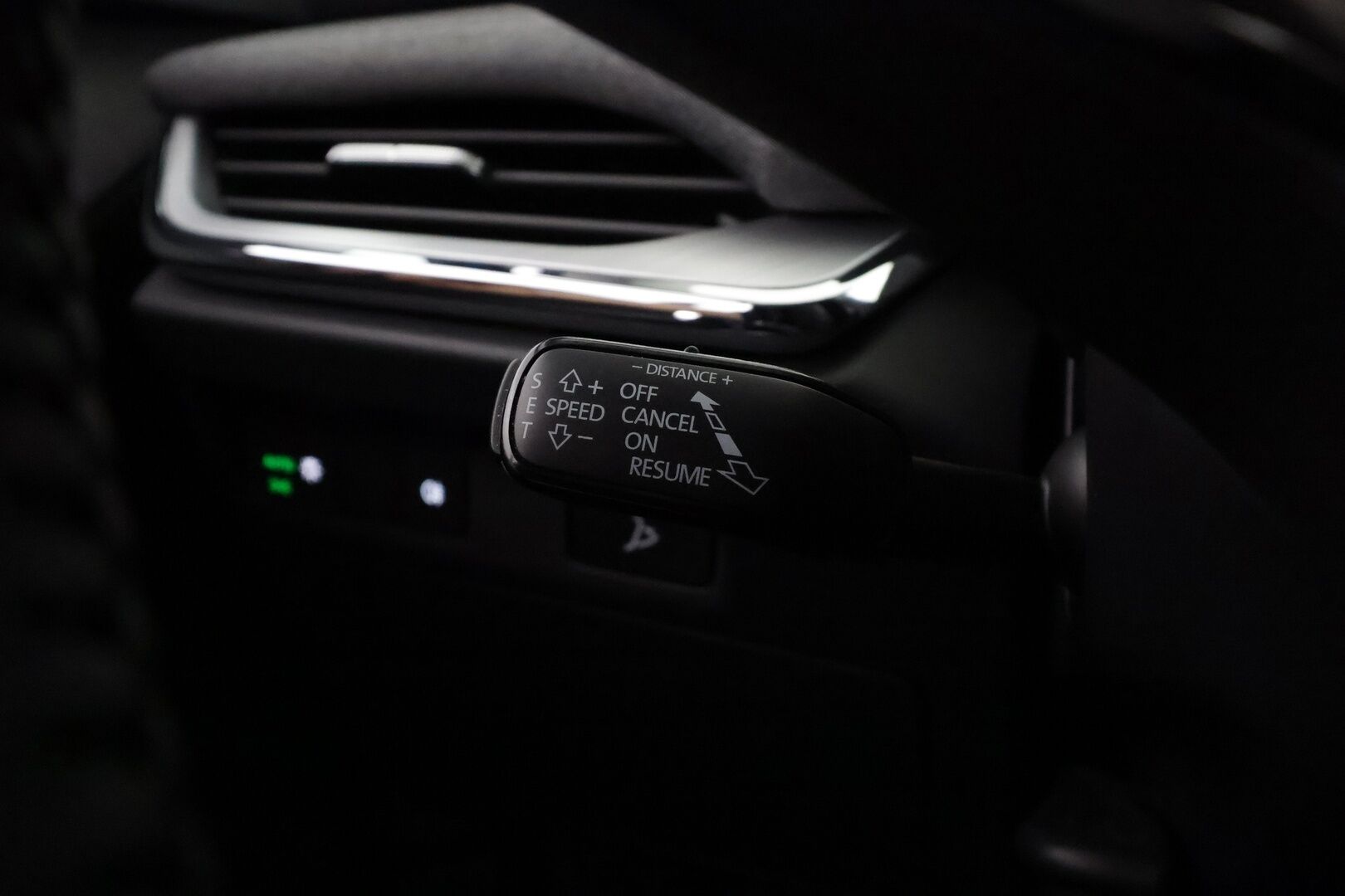 SKODA ENYAQ 2023 80iV 150kW - | ILP | ACC | LED | 360 | Kaistavahti | Digimittaristo | Keyless | Ratinlämmitys | Navi | 2x Latauskaapelit | Kahdet renkaat | Merkkihuollot | 
