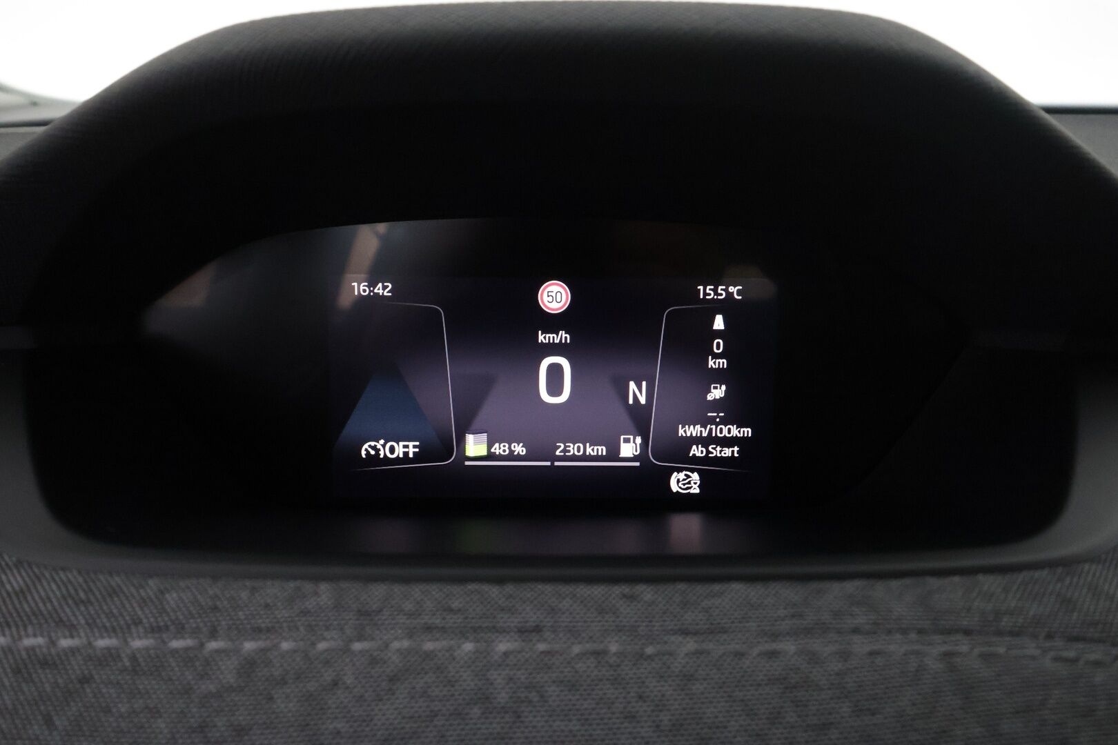 SKODA ENYAQ 2023 80iV 150kW - | ILP | ACC | LED | 360 | Kaistavahti | Digimittaristo | Keyless | Ratinlämmitys | Navi | 2x Latauskaapelit | Kahdet renkaat | Merkkihuollot | 