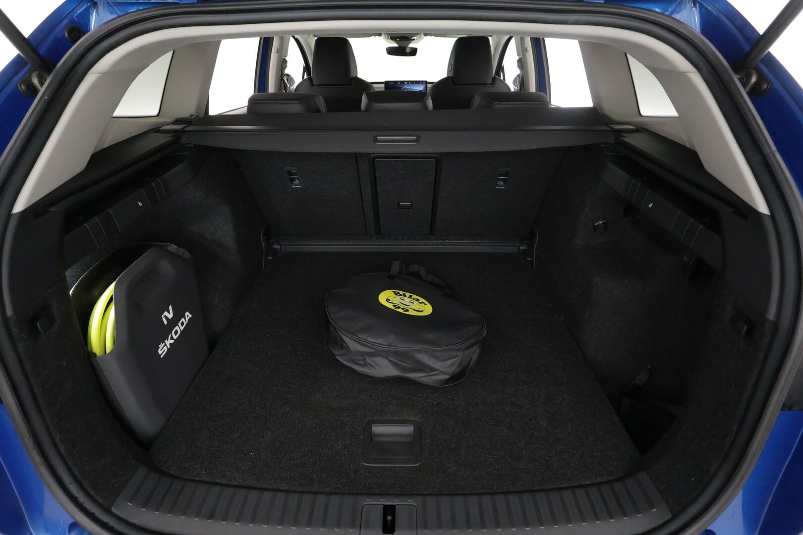 SKODA ENYAQ 2023 80iV 150kW - | ILP | ACC | LED | 360 | Kaistavahti | Digimittaristo | Keyless | Ratinlämmitys | Navi | 2x Latauskaapelit | Kahdet renkaat | Merkkihuollot | 