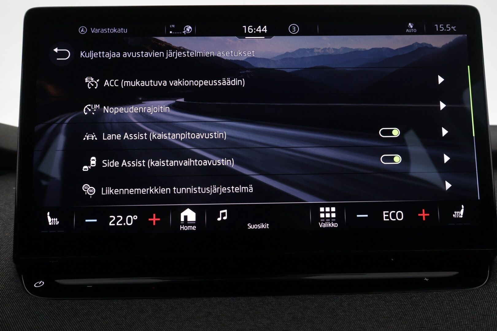 SKODA ENYAQ 2023 80iV 150kW - | ILP | ACC | LED | 360 | Kaistavahti | Digimittaristo | Keyless | Ratinlämmitys | Navi | 2x Latauskaapelit | Kahdet renkaat | Merkkihuollot | 
