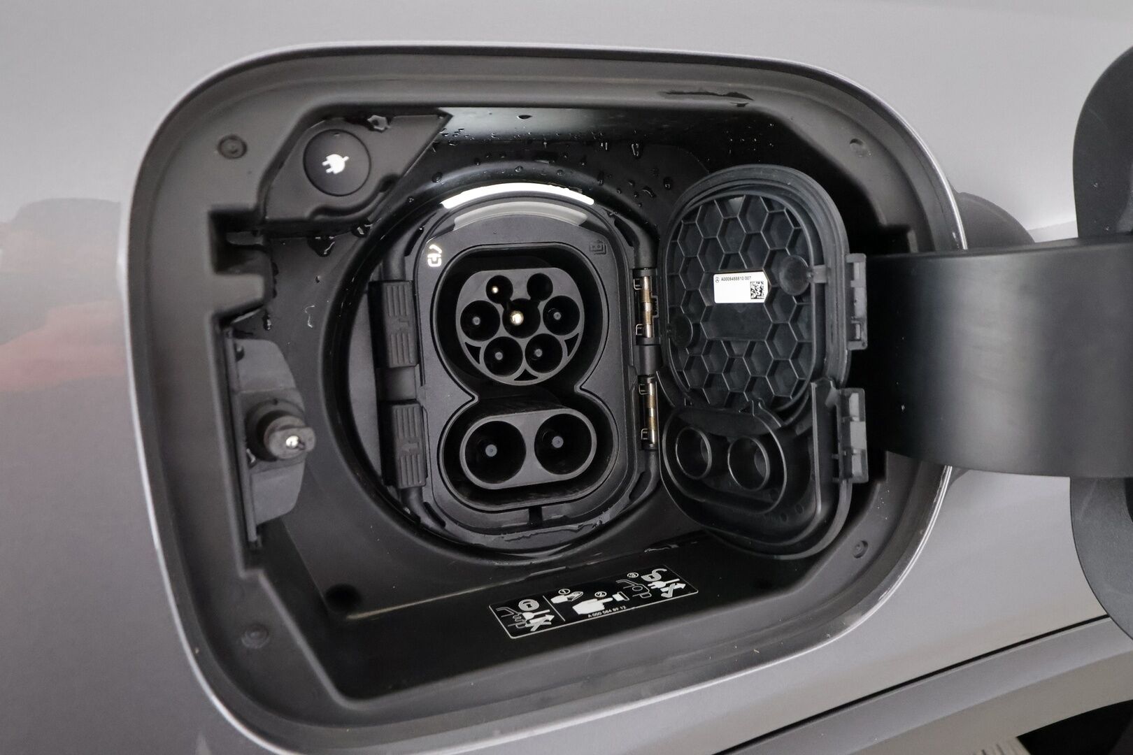 Mercedes-Benz EQB 2022 350 4MATIC AMG - | ILP | Widescreen | HUD | Distronic | P.Kamera | Nahka-Alcantara | LED-HP | Katveavustin | Kaistavahti | Navi | Keyless | Kahdet renkaat | 