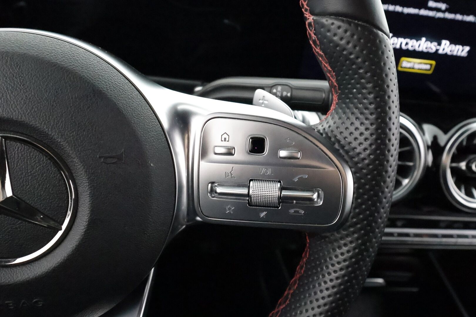 Mercedes-Benz EQB 2022 350 4MATIC AMG - | ILP | Widescreen | HUD | Distronic | P.Kamera | Nahka-Alcantara | LED-HP | Katveavustin | Kaistavahti | Navi | Keyless | Kahdet renkaat | 