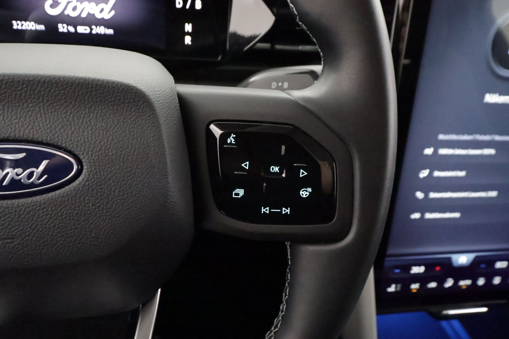 FORD EXPLORER 2024 RWD Extended Range 77 kWh 286 hv Premium - | ACC | B&O | Matrix | HUD | 360° | Muistipenkit hieronnalla | Ambient light | Lämm. ratti | Keyless | Ajolinja-avustin | BSM | Sähk. takaluukku |