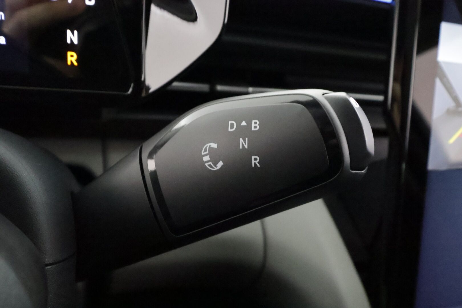 FORD EXPLORER 2024 RWD Extended Range 77 kWh 286 hv Premium - | ACC | B&O | Matrix | HUD | 360° | Muistipenkit hieronnalla | Ambient light | Lämm. ratti | Keyless | Ajolinja-avustin | BSM | Sähk. takaluukku |