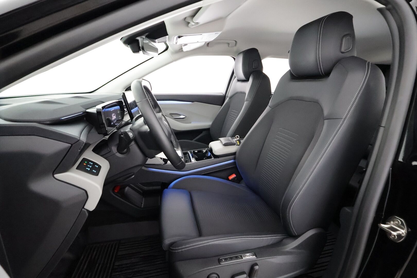 FORD EXPLORER 2024 RWD Extended Range 77 kWh 286 hv Premium - | ACC | B&O | Matrix | HUD | 360° | Muistipenkit hieronnalla | Ambient light | Lämm. ratti | Keyless | Ajolinja-avustin | BSM | Sähk. takaluukku |